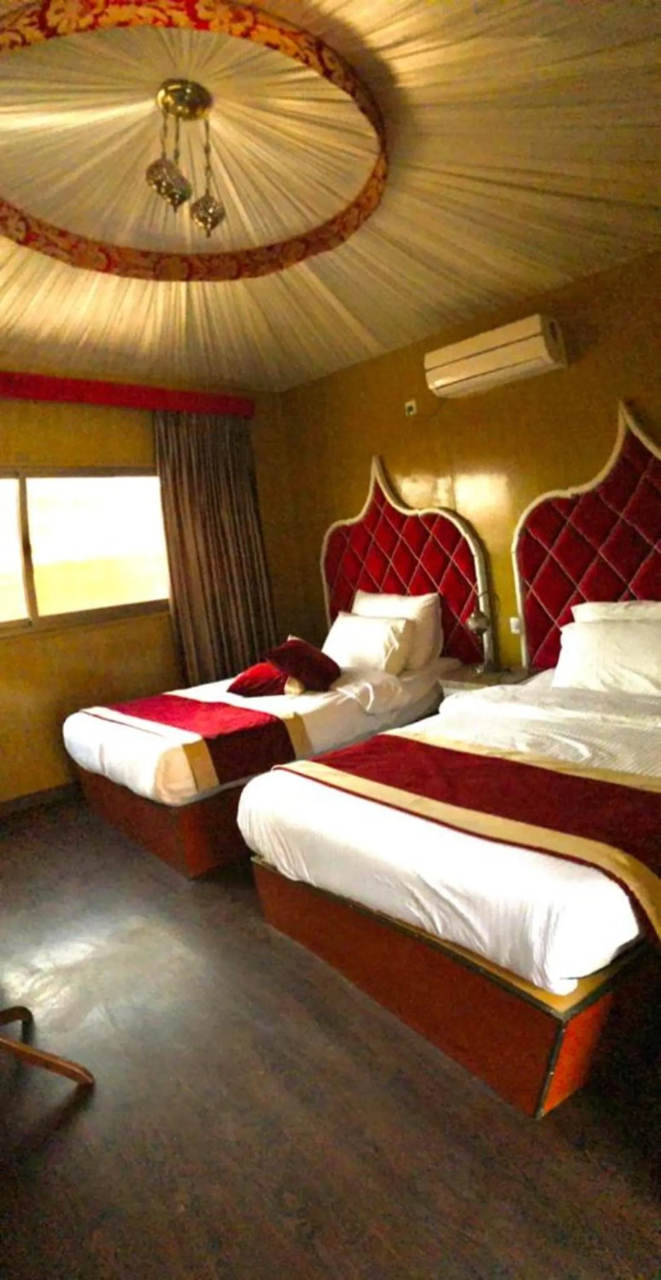 Bed in Al Sultana Luxury Camp