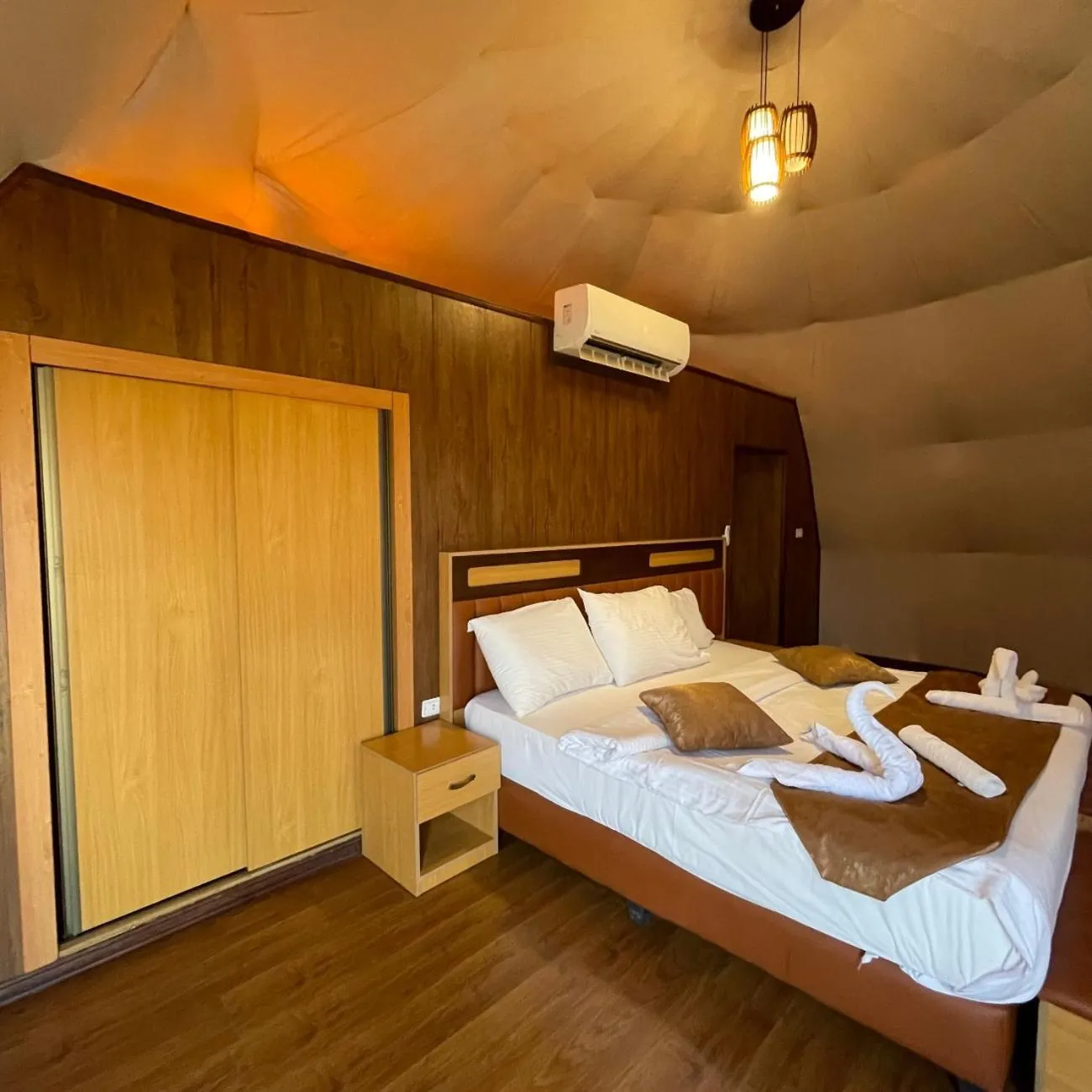 Photo of the whole room, Bed in Al Sultana Luxury Camp