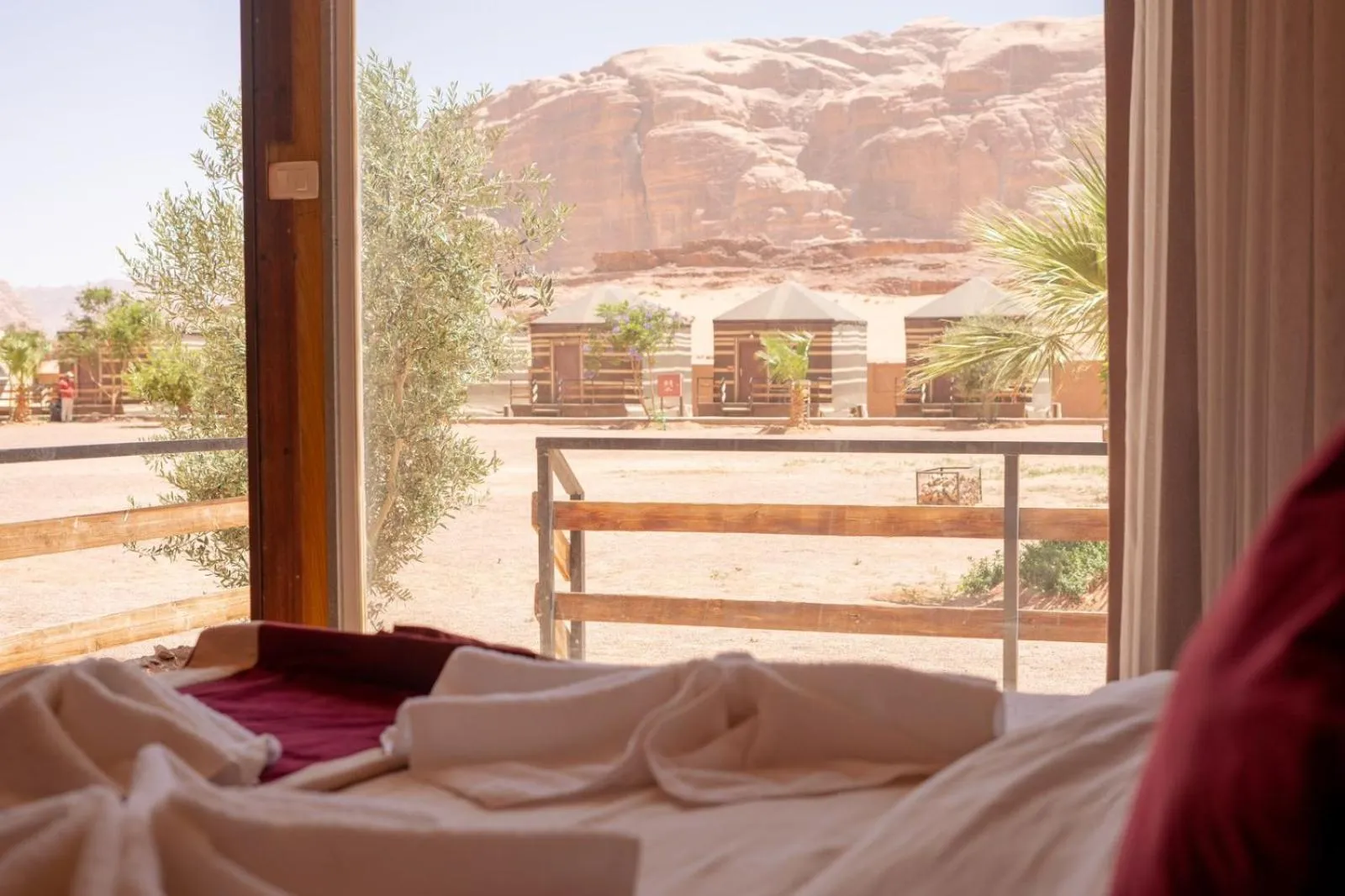 Bed in Al Sultana Luxury Camp