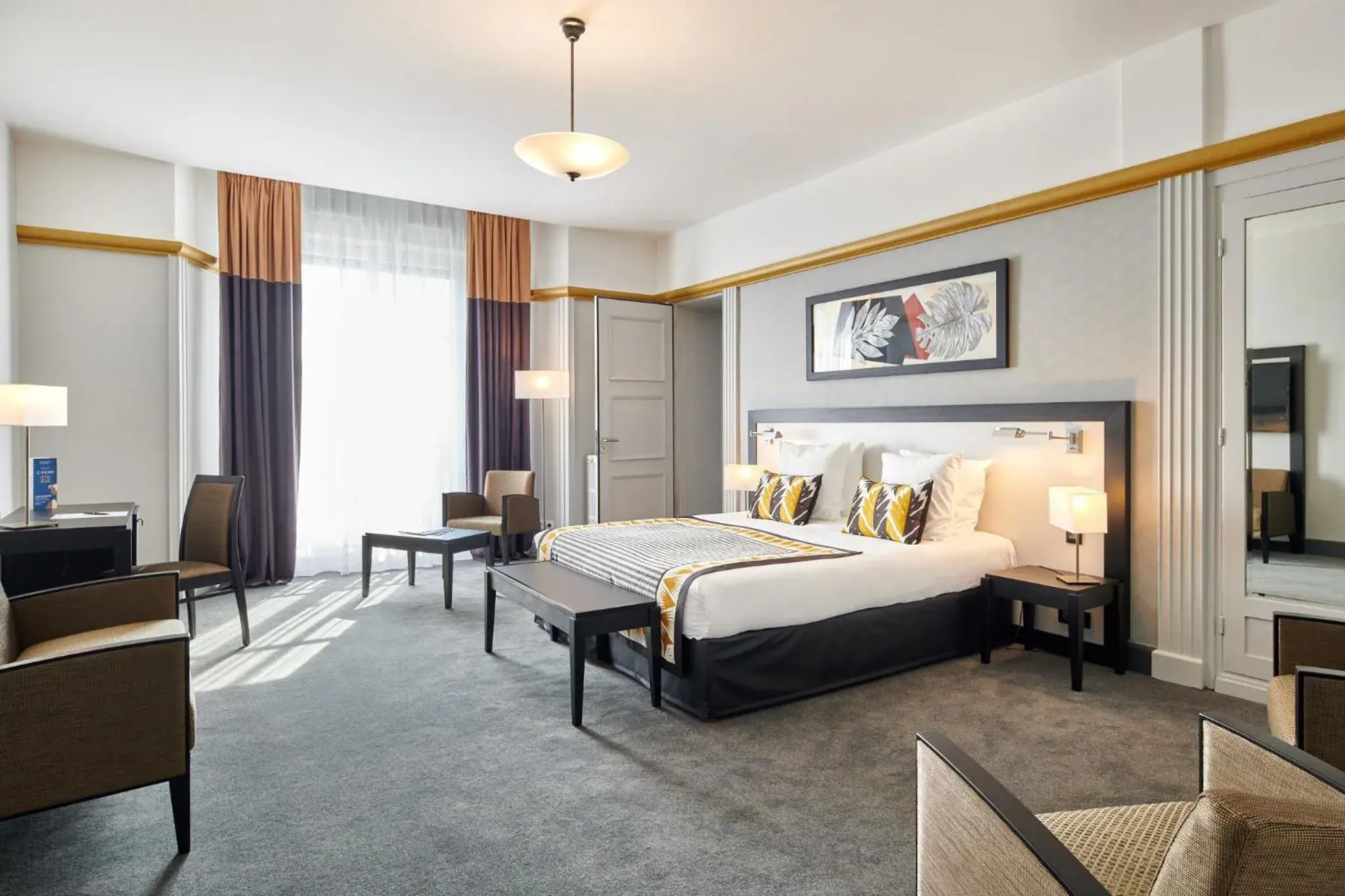 Bed in Hotel & Spa Vacances Bleues Le Splendid Bed in Hotel & Spa Vacances Bleues Le Splendid