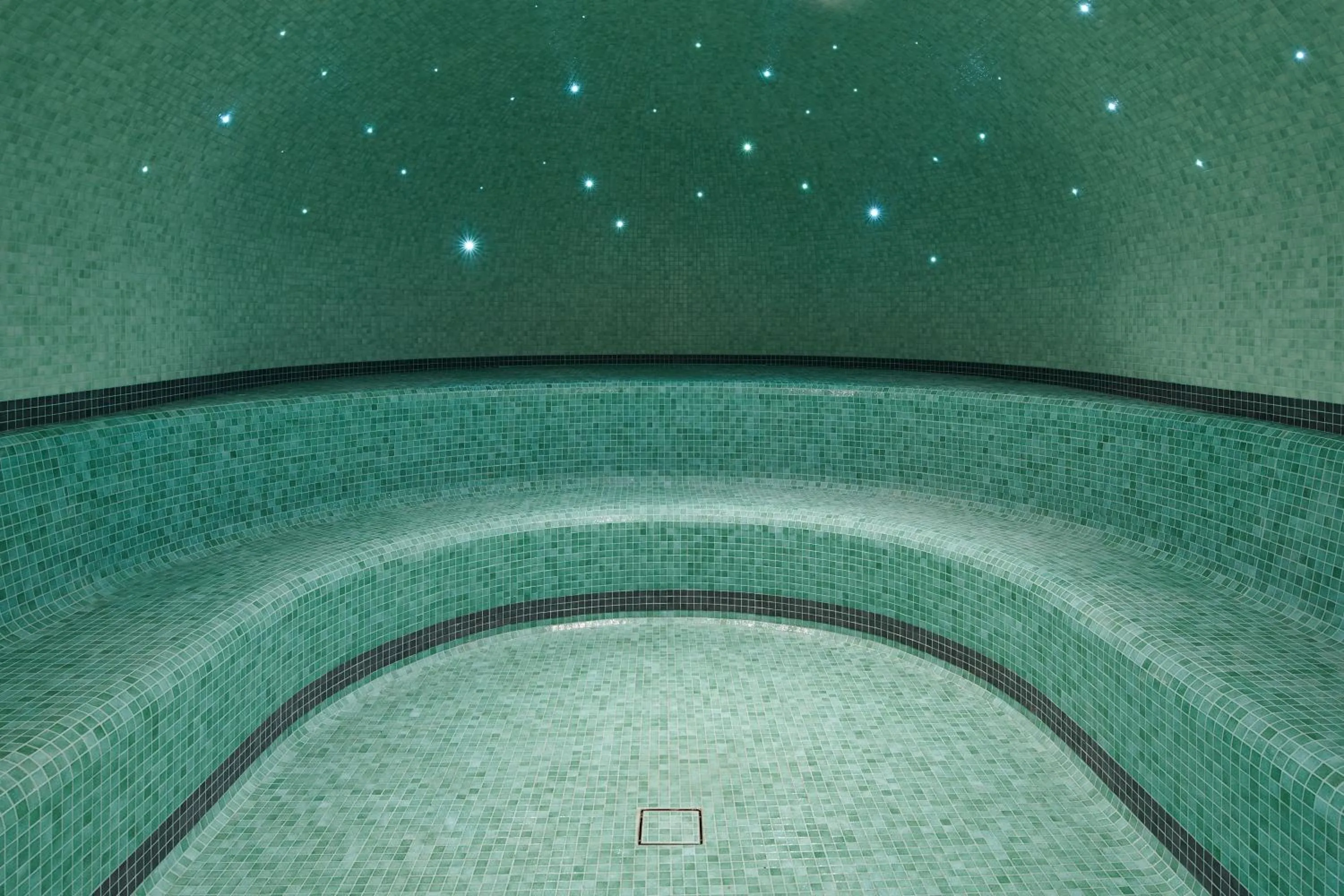 Spa and wellness centre/facilities in Hotel & Spa Vacances Bleues Le Splendid