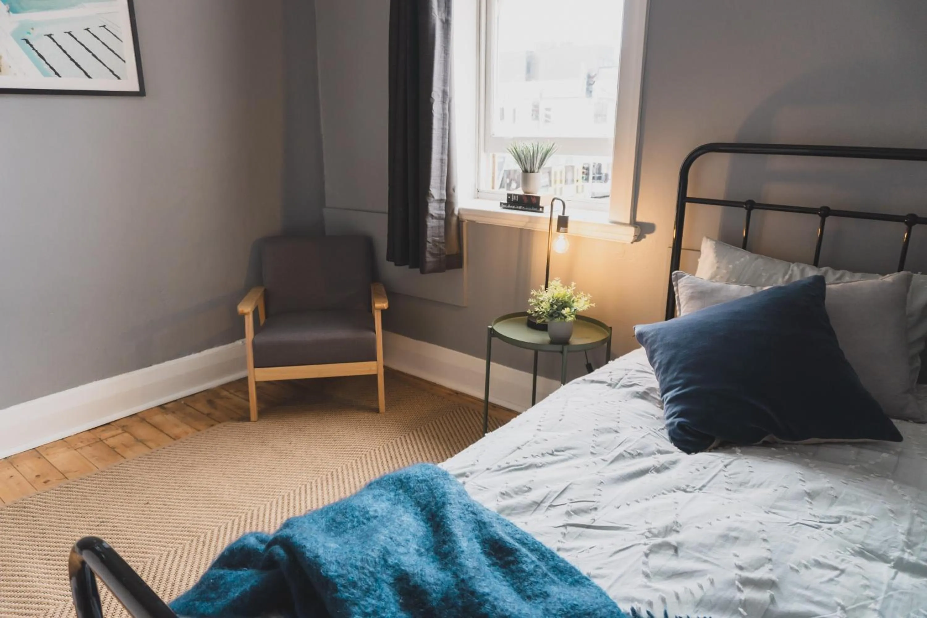 Photo of the whole room, Bed in Royal Derby Hotel