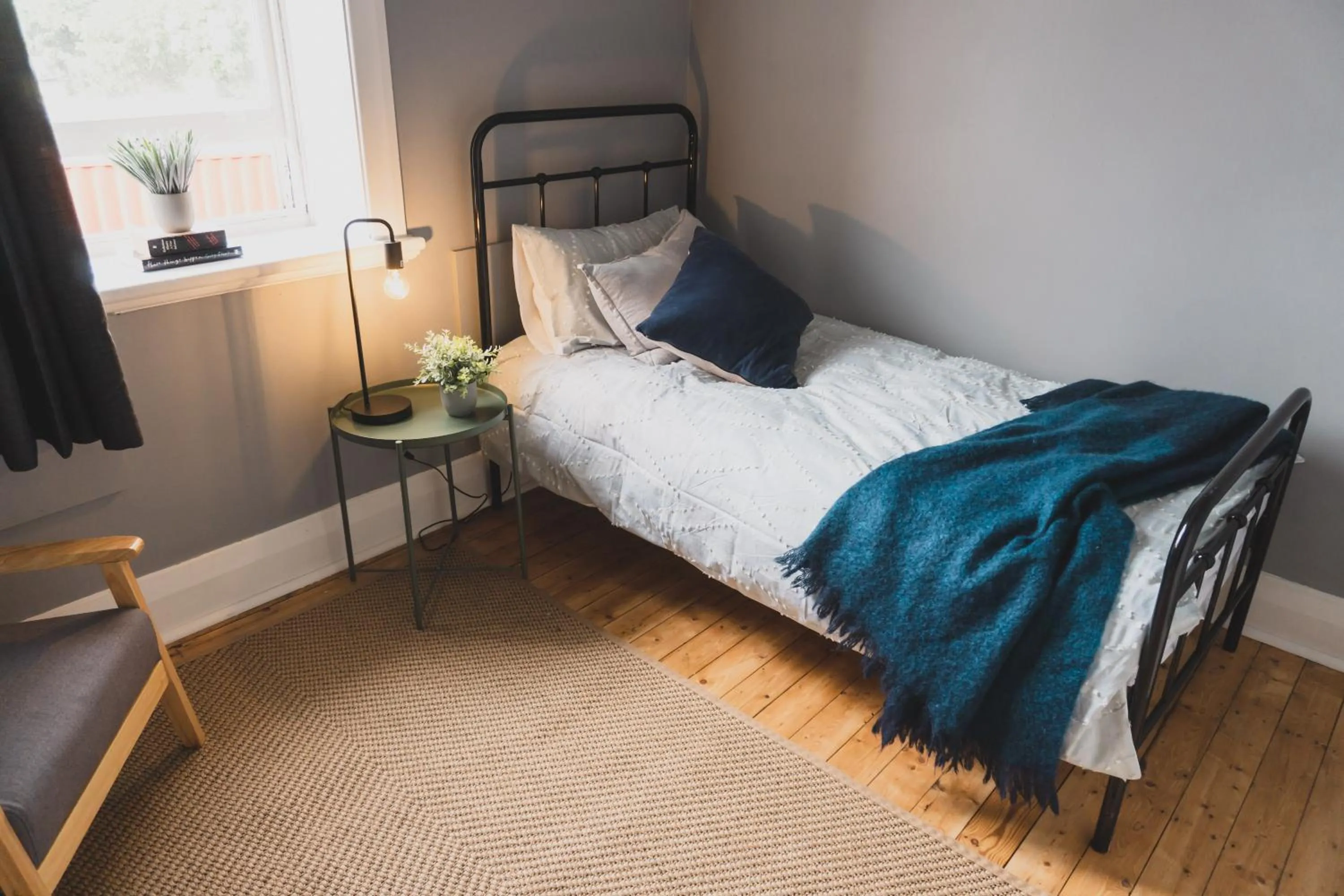 Photo of the whole room, Bed in Royal Derby Hotel