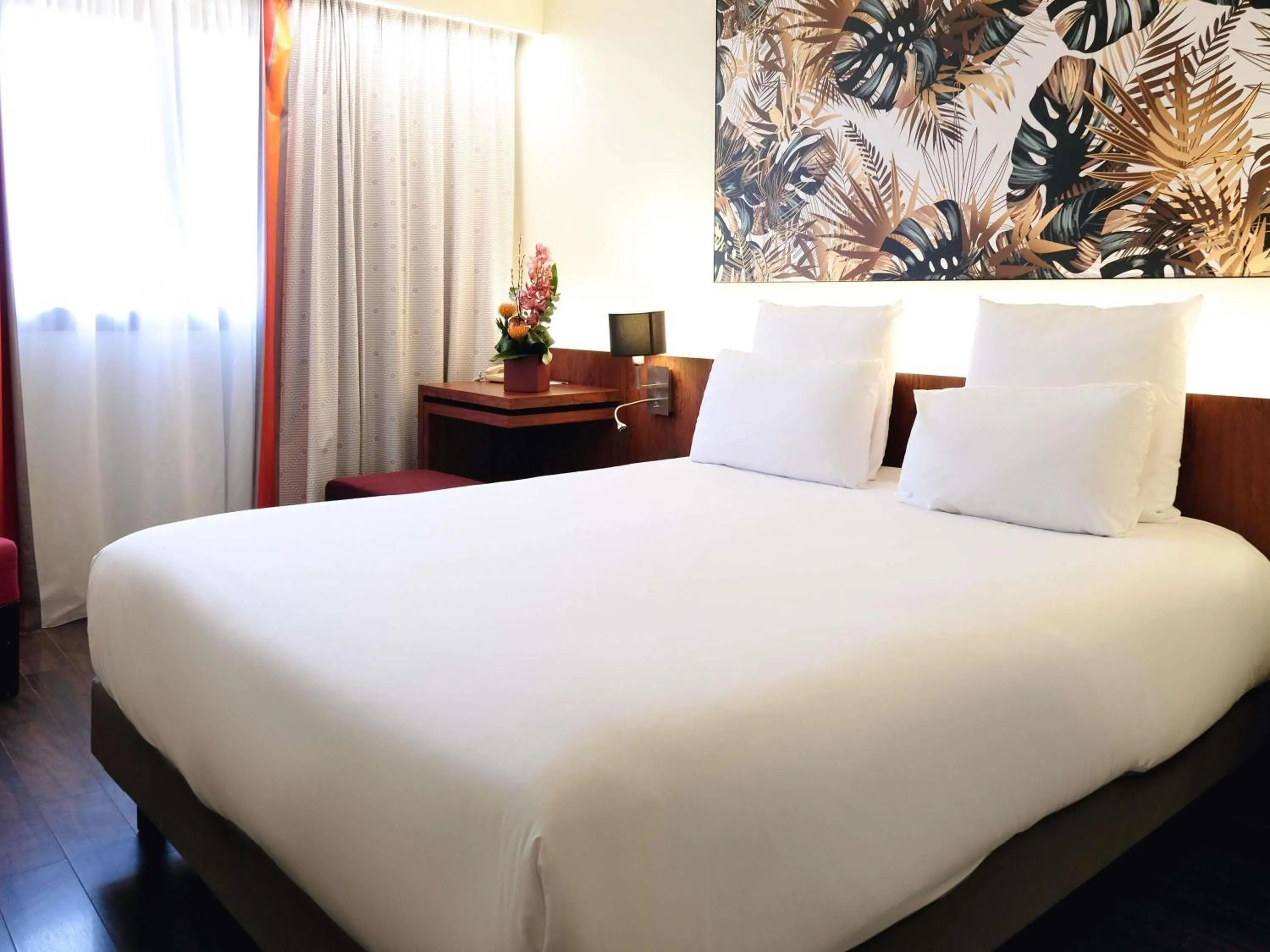 Bedroom, Bed in Mercure Perpignan Centre