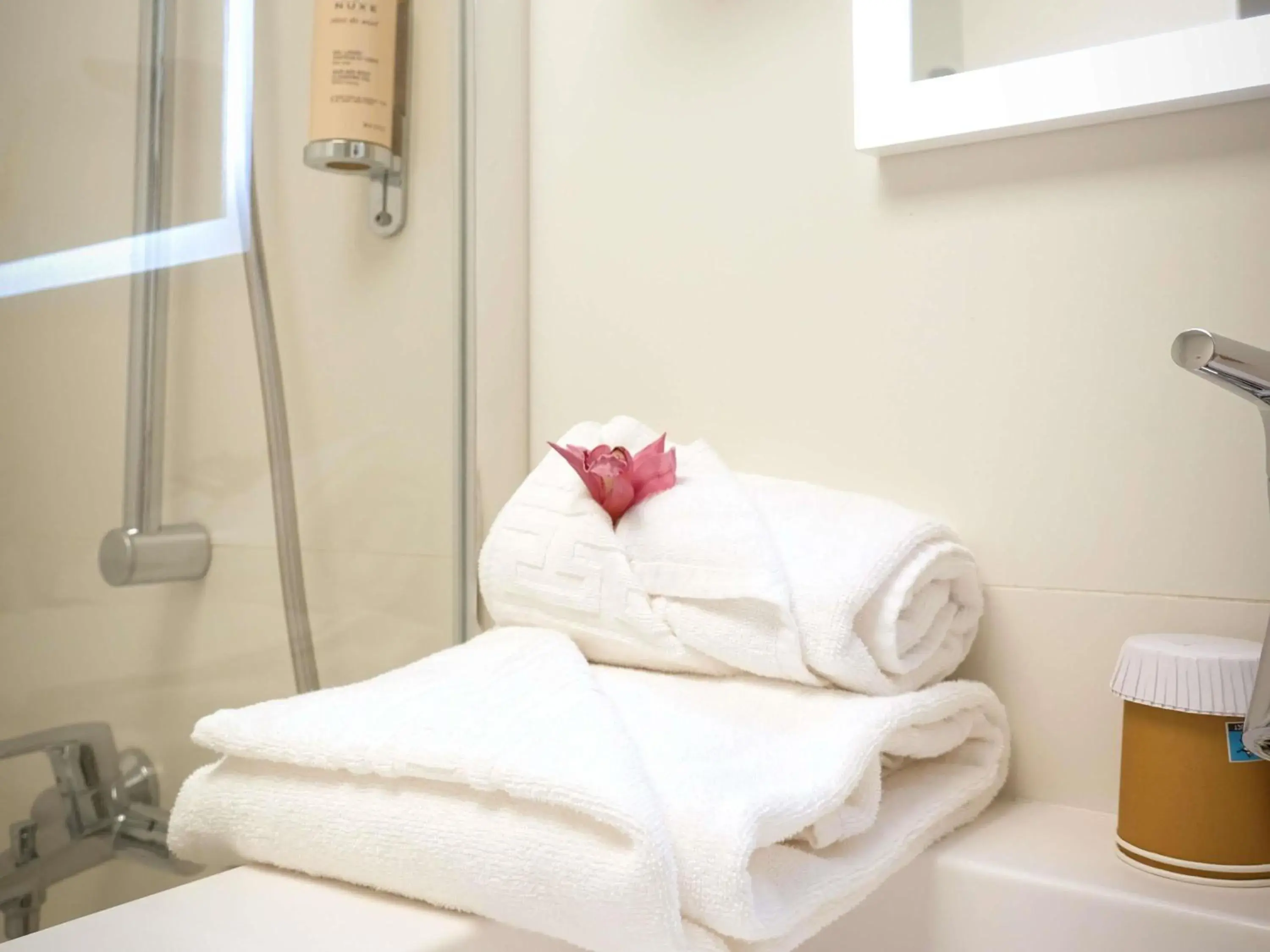 Bedroom in Mercure Perpignan Centre Bedroom in Mercure Perpignan Centre