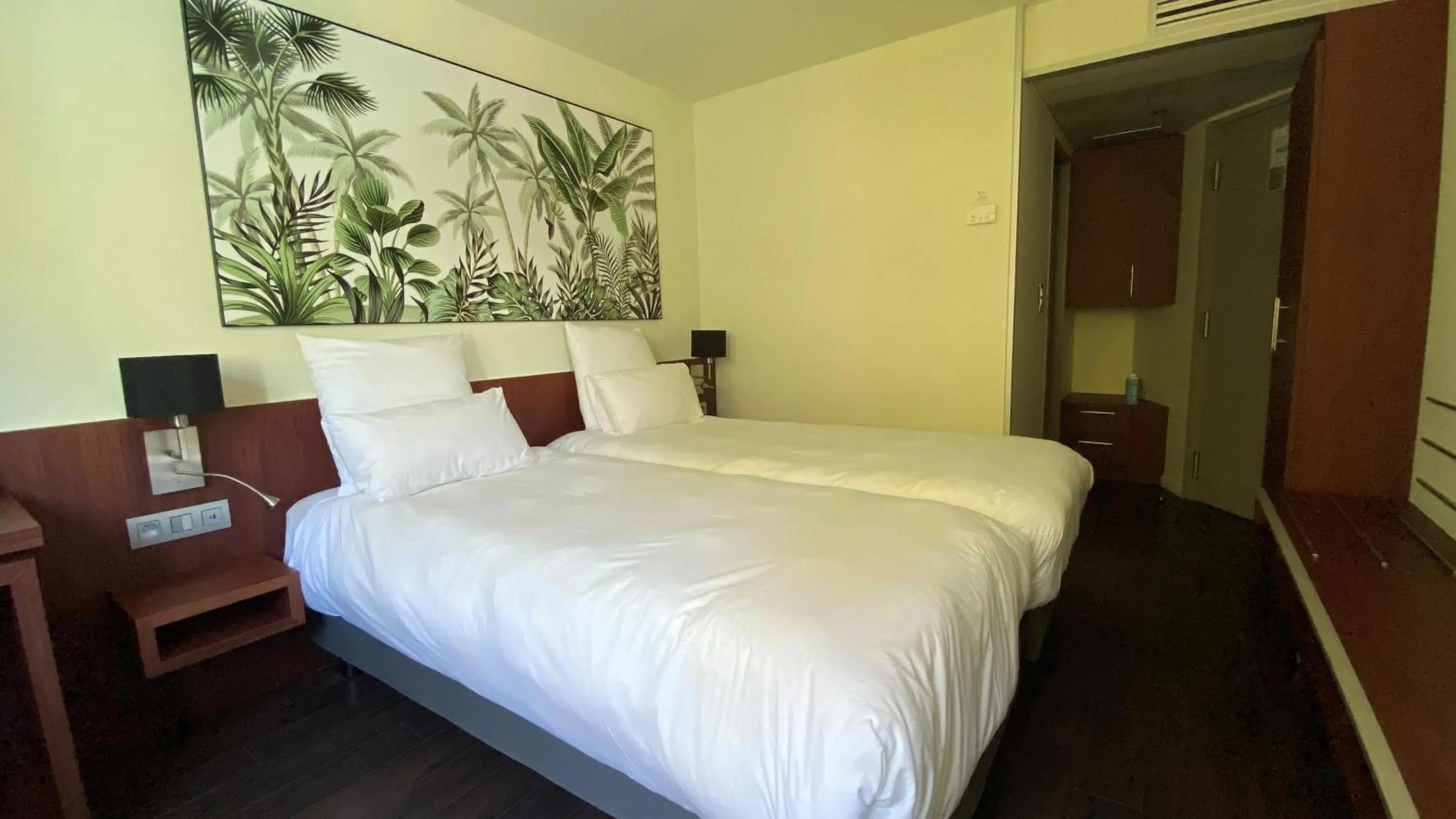 Bedroom, Bed in Mercure Perpignan Centre