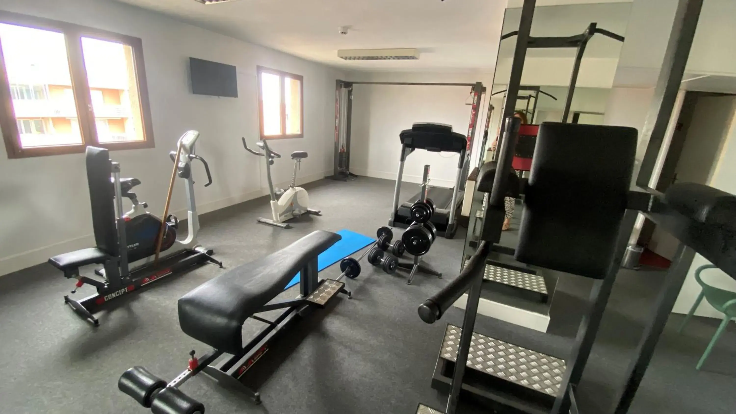 Fitness centre/facilities in Mercure Perpignan Centre Fitness centre/facilities in Mercure Perpignan Centre