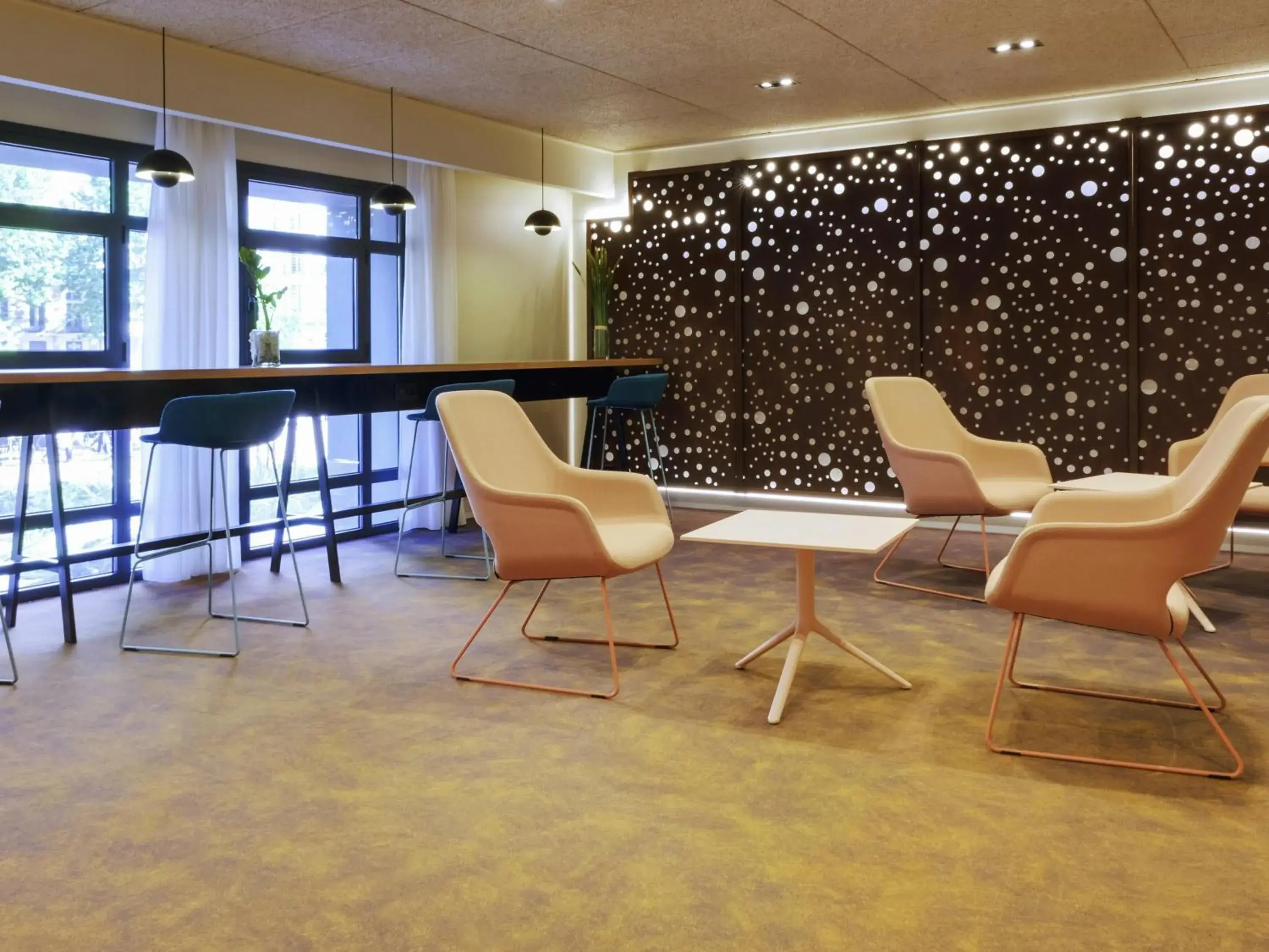 Lounge or bar in Mercure Perpignan Centre Lounge or bar in Mercure Perpignan Centre