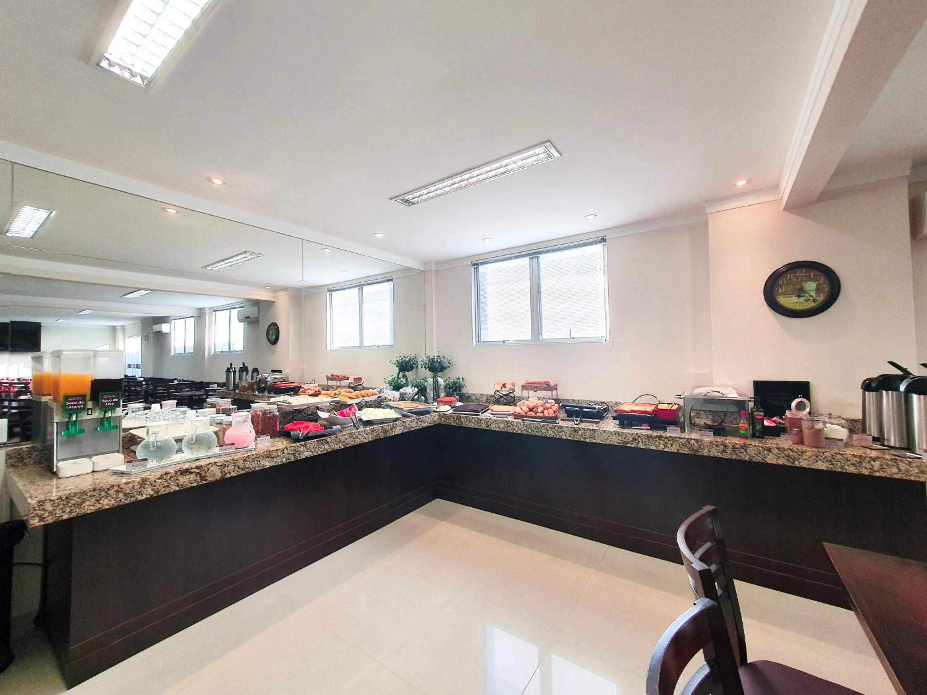 Coffee/tea facilities in Avenida Palace Hotel