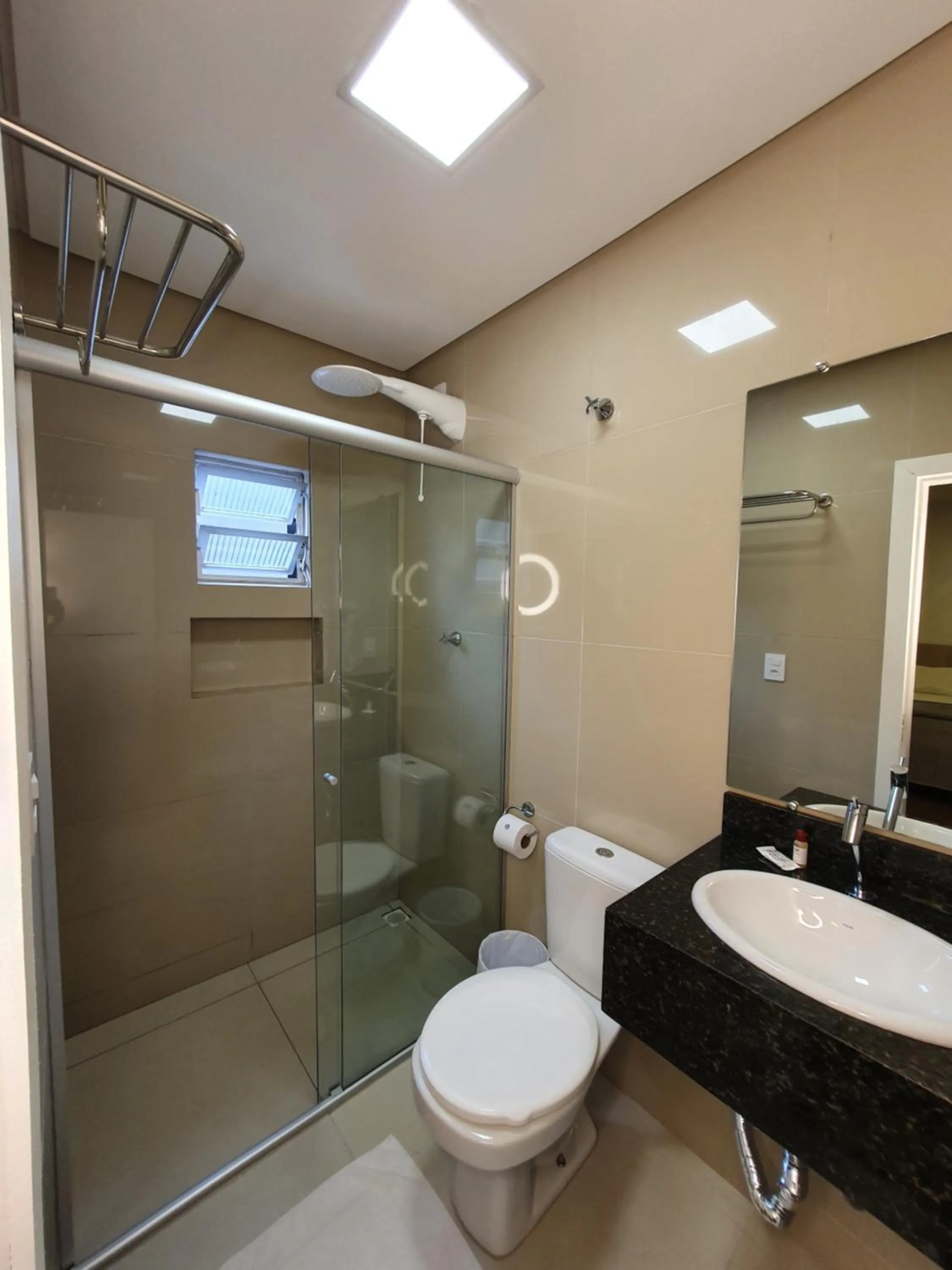 Shower in Avenida Palace Hotel