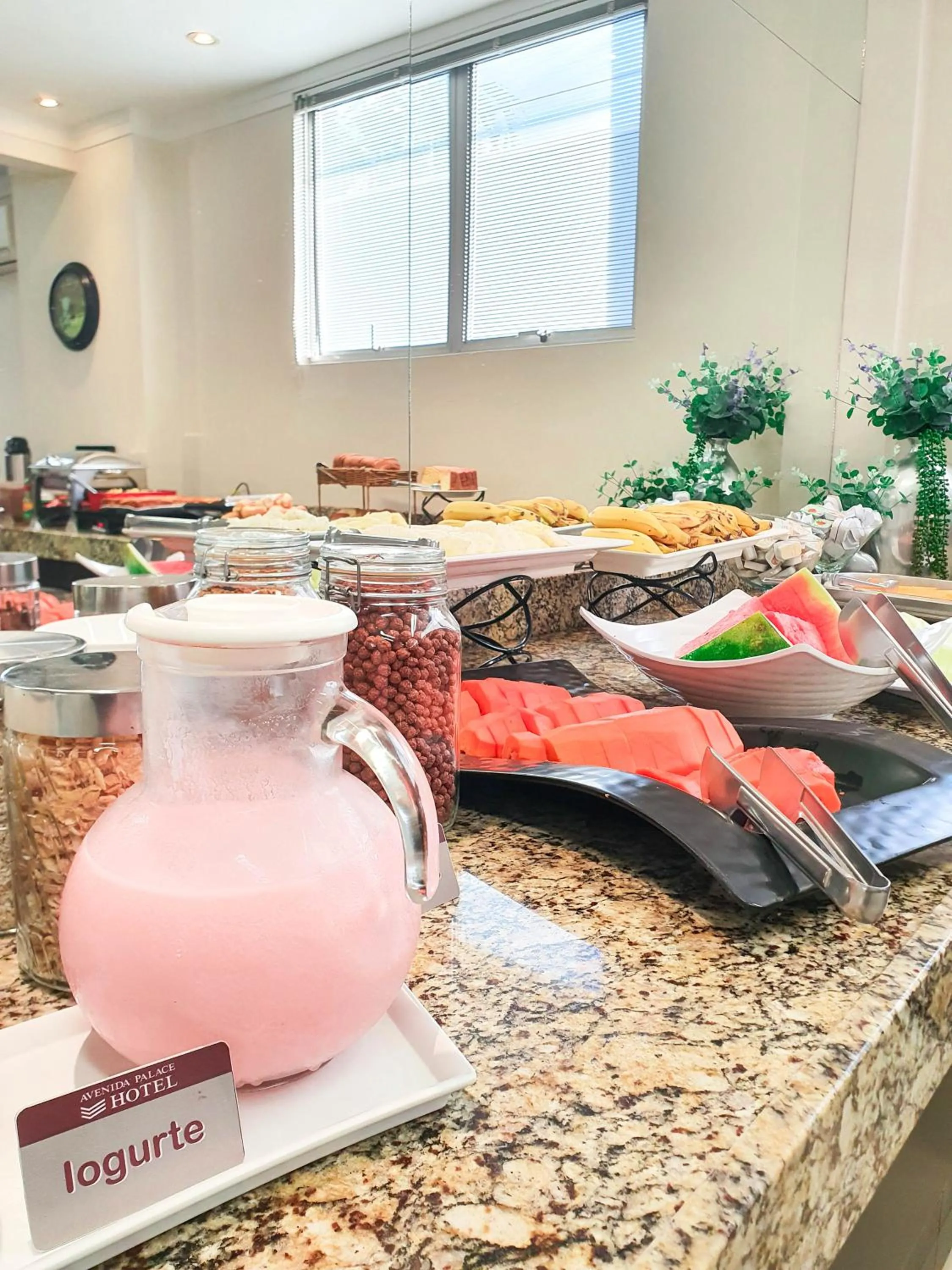 Food and drinks in Avenida Palace Hotel