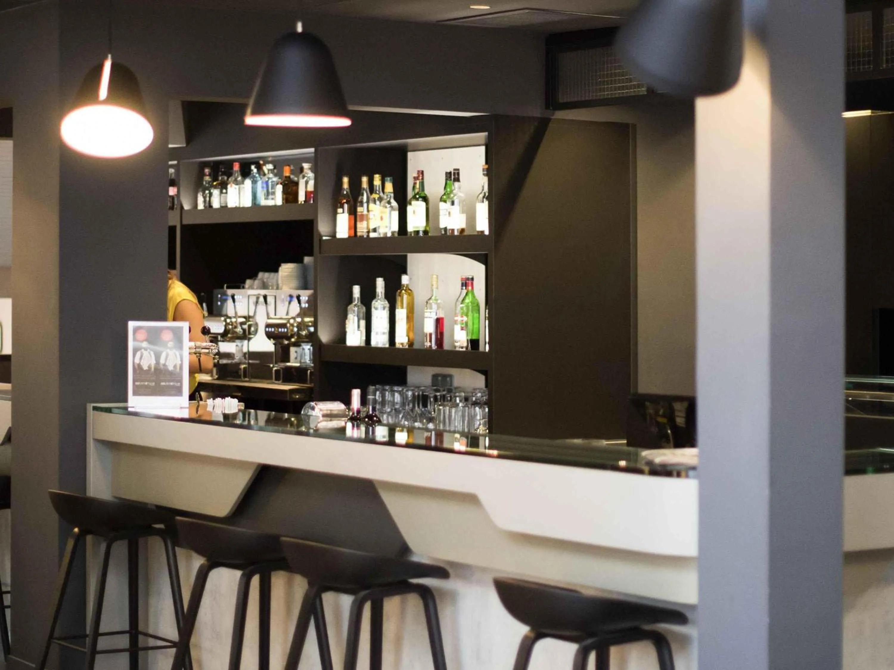 Lounge or bar in Novotel Lille Aéroport