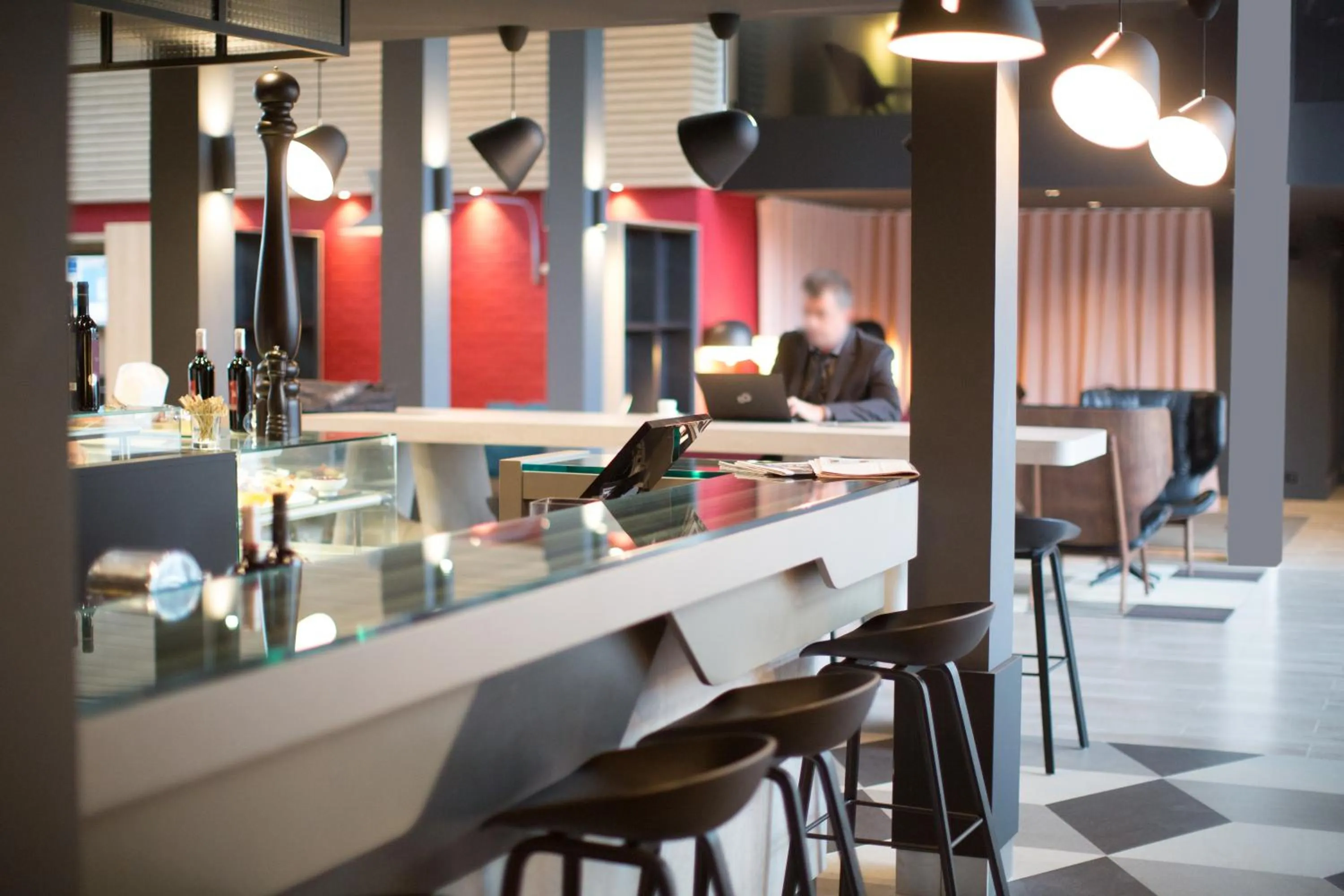 Lounge or bar in Novotel Lille Aéroport