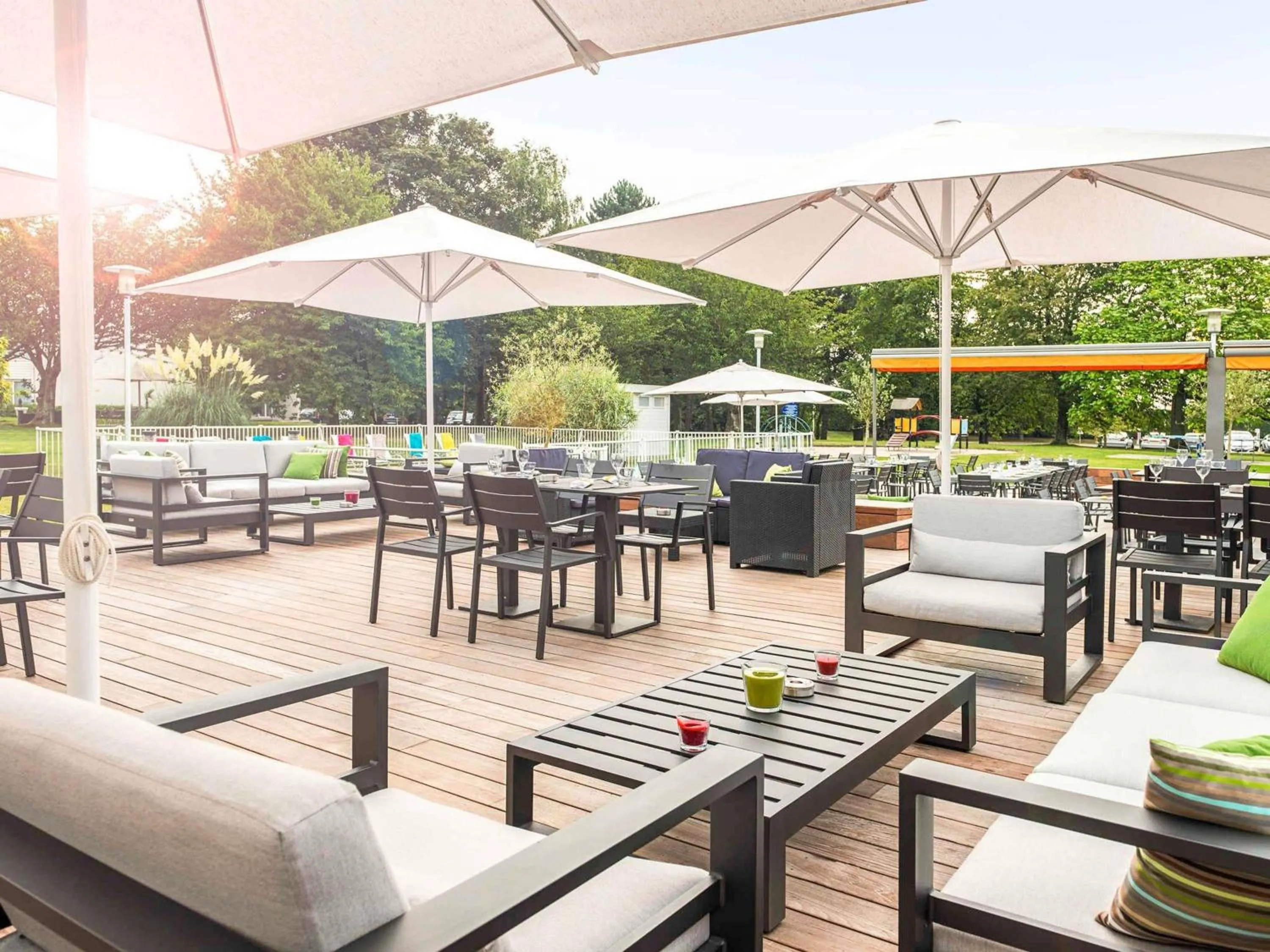 Lounge or bar in Novotel Lille Aéroport