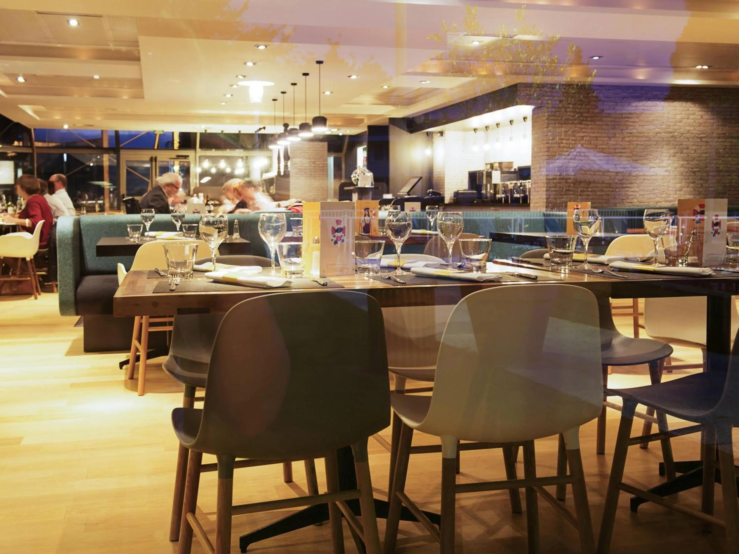 Restaurant/places to eat in Novotel Lille Aéroport