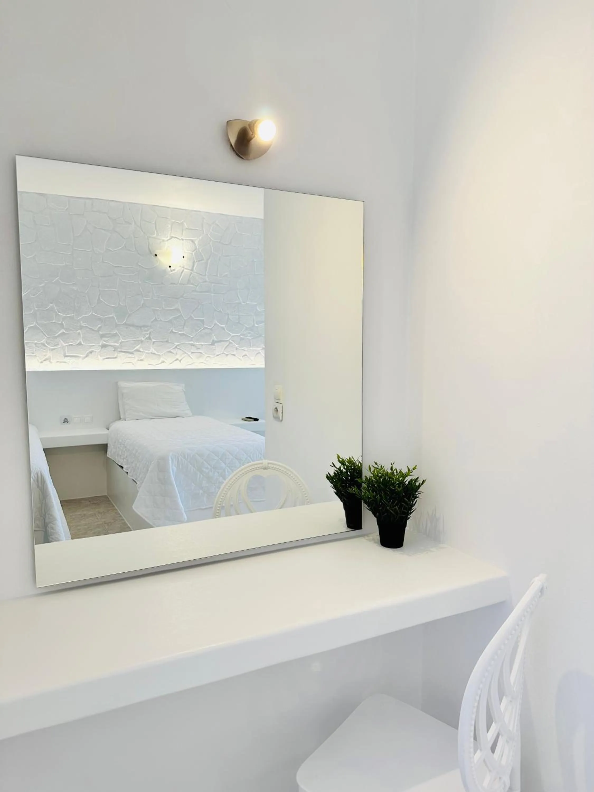 hair dresser, Bed in Paradiso Boutique