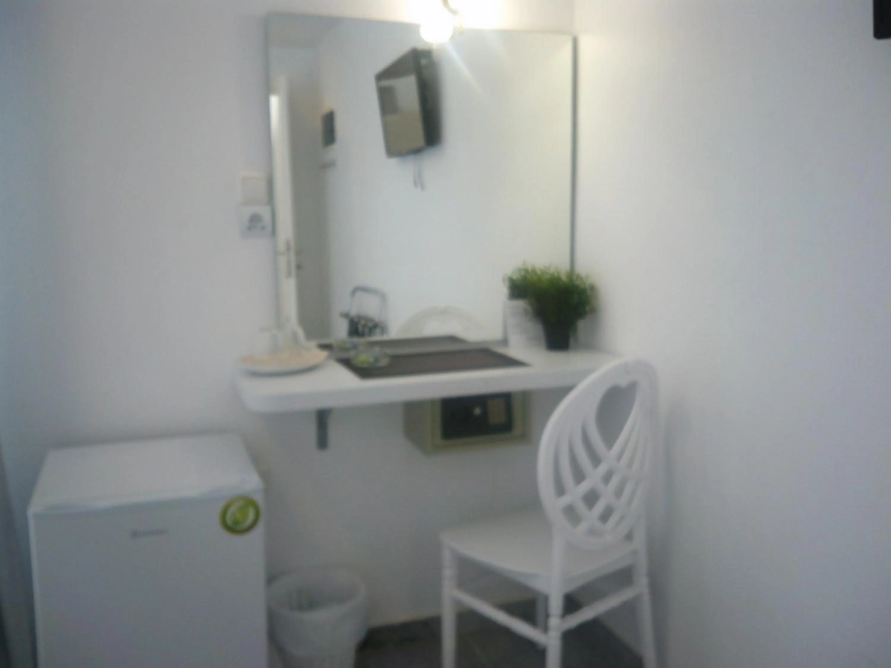 hair dresser in Paradiso Boutique