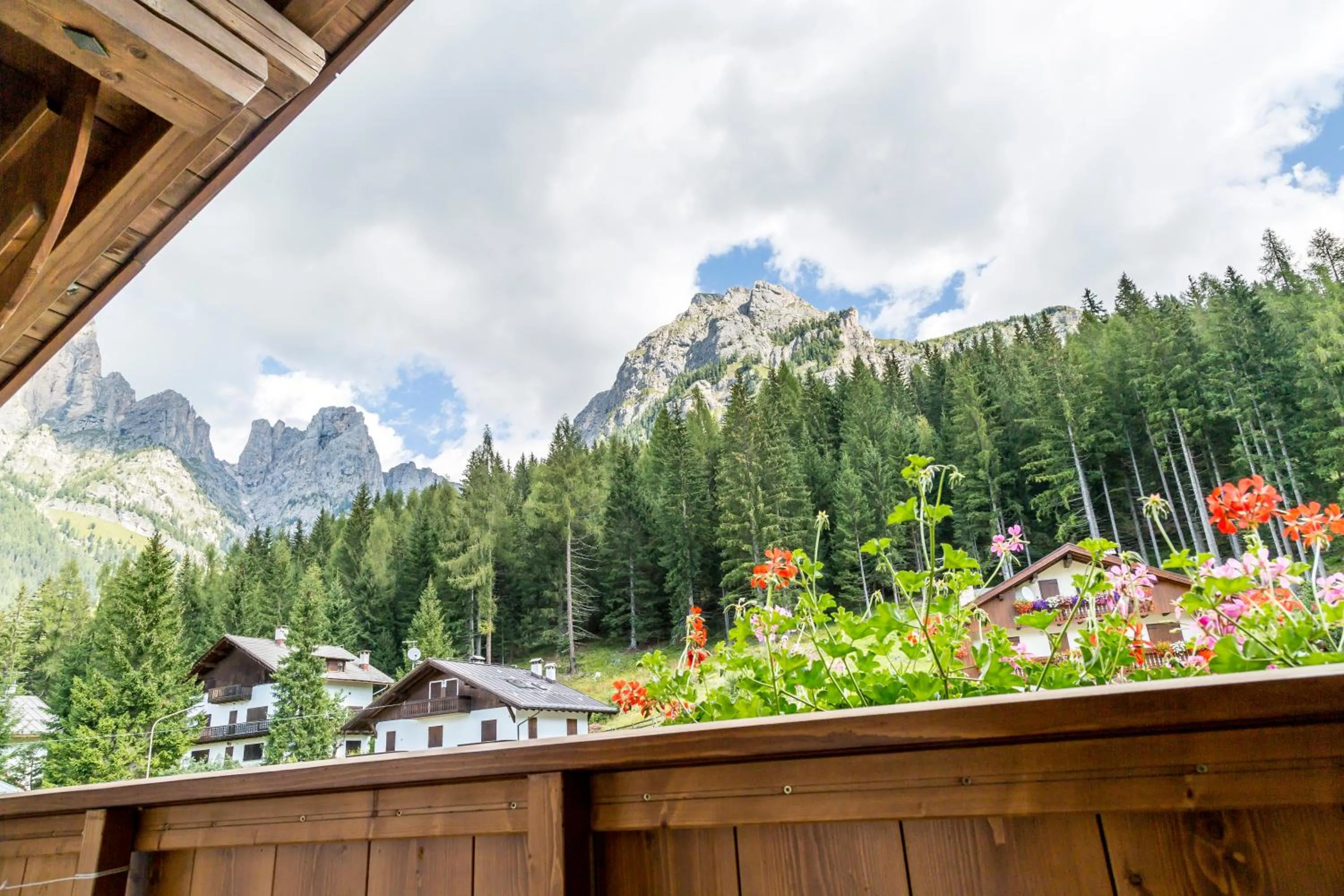 Mountain view in Hotel Garni la Stua