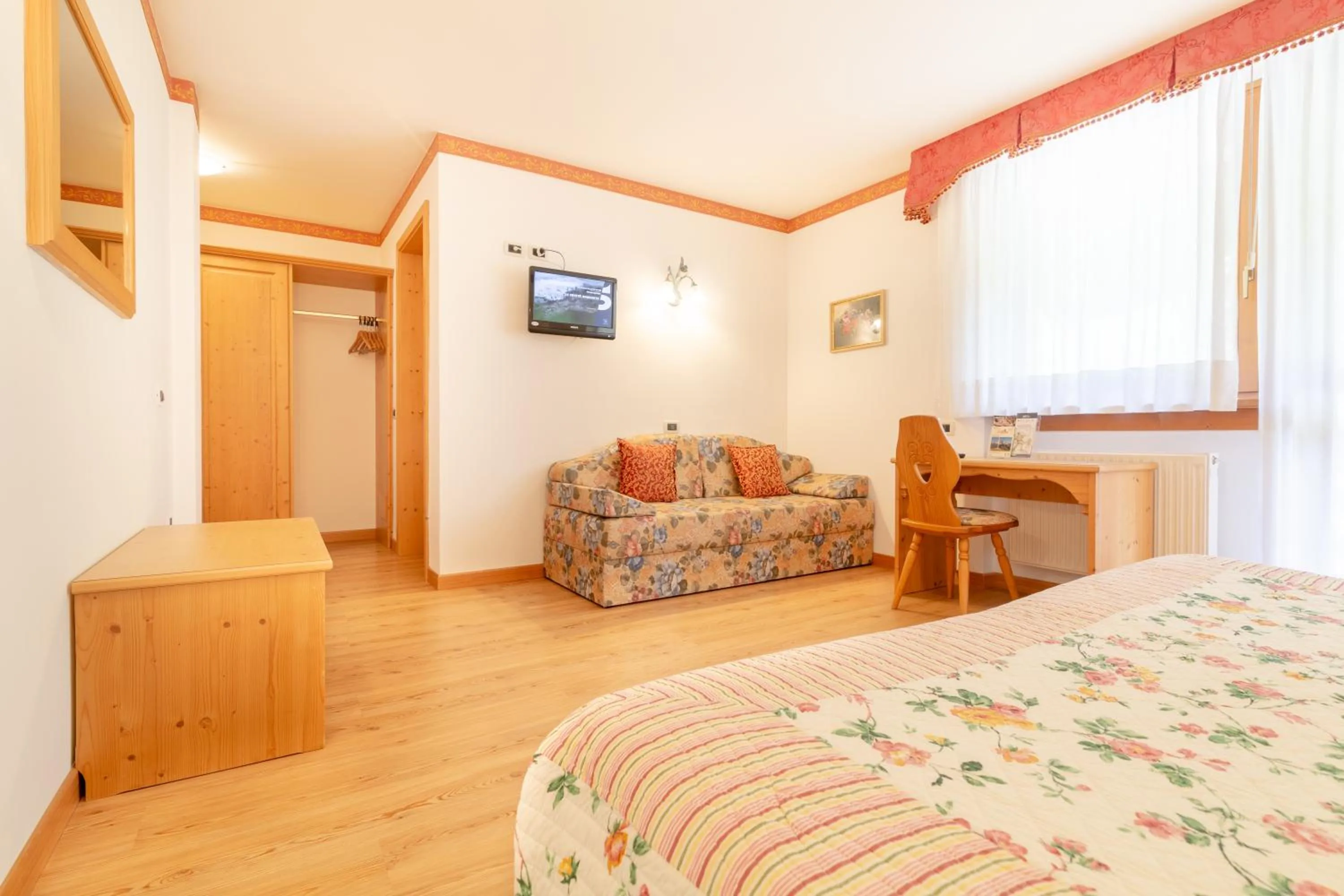 Bed in Hotel Garni la Stua