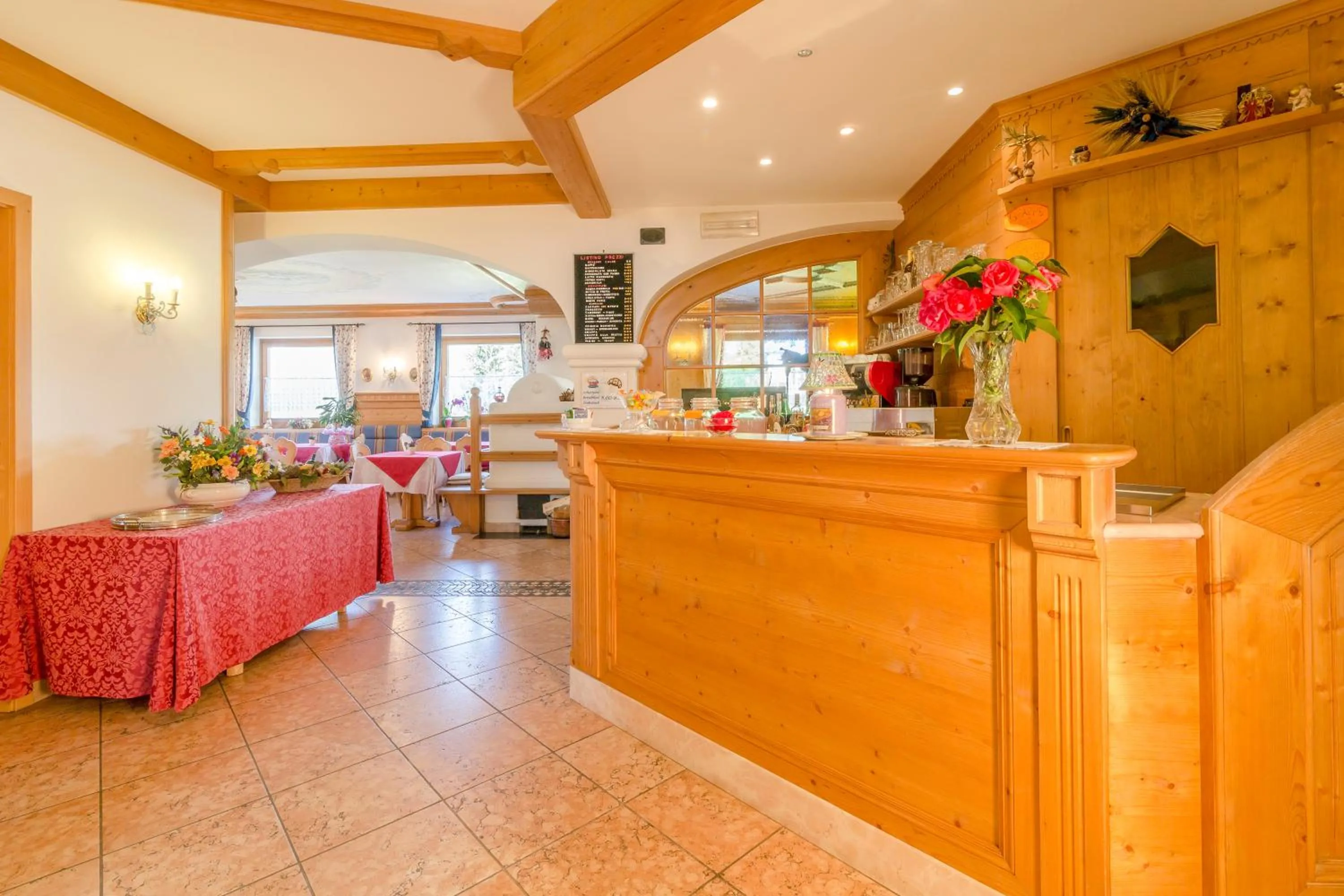 Lounge or bar in Hotel Garni la Stua