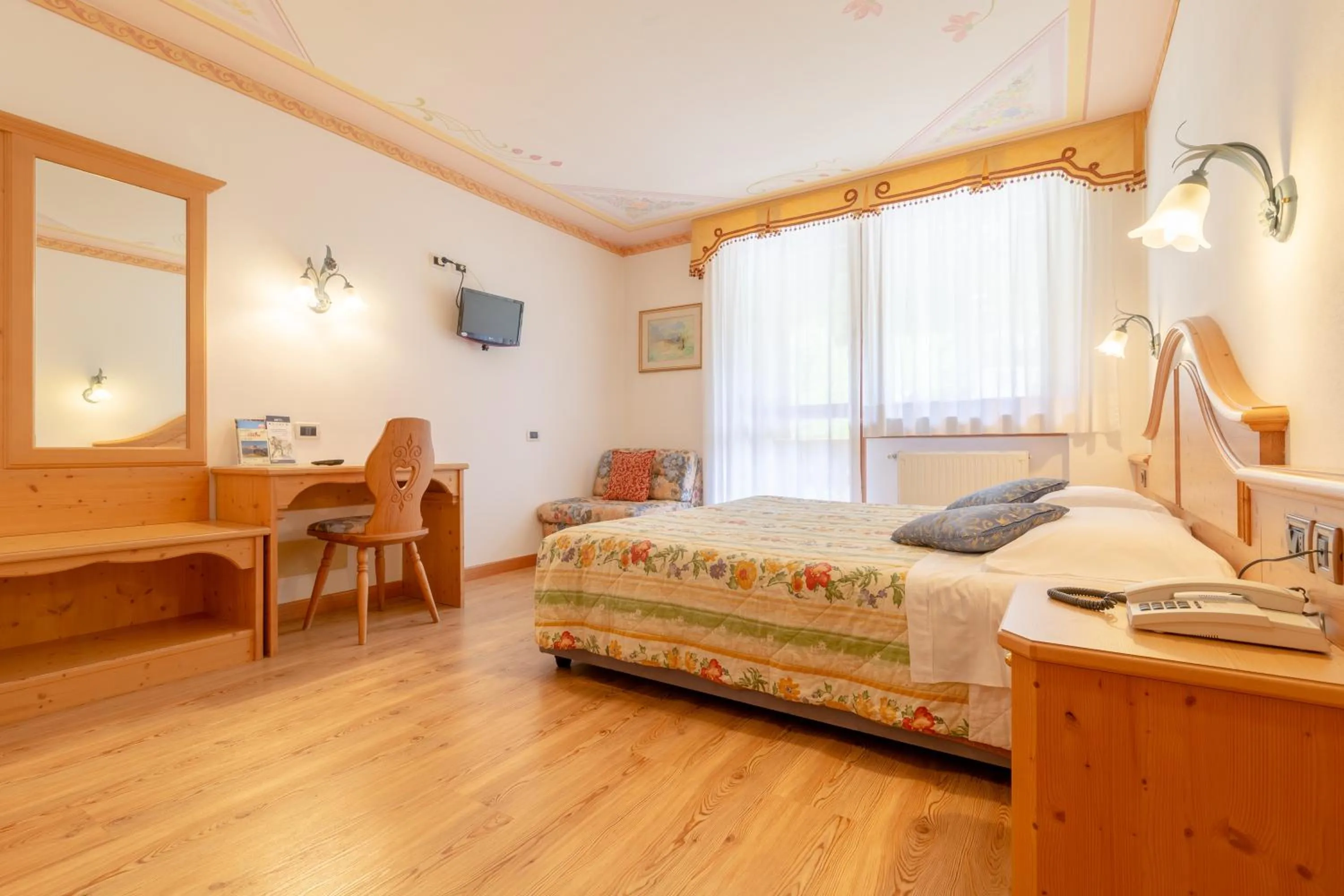 Bed in Hotel Garni la Stua