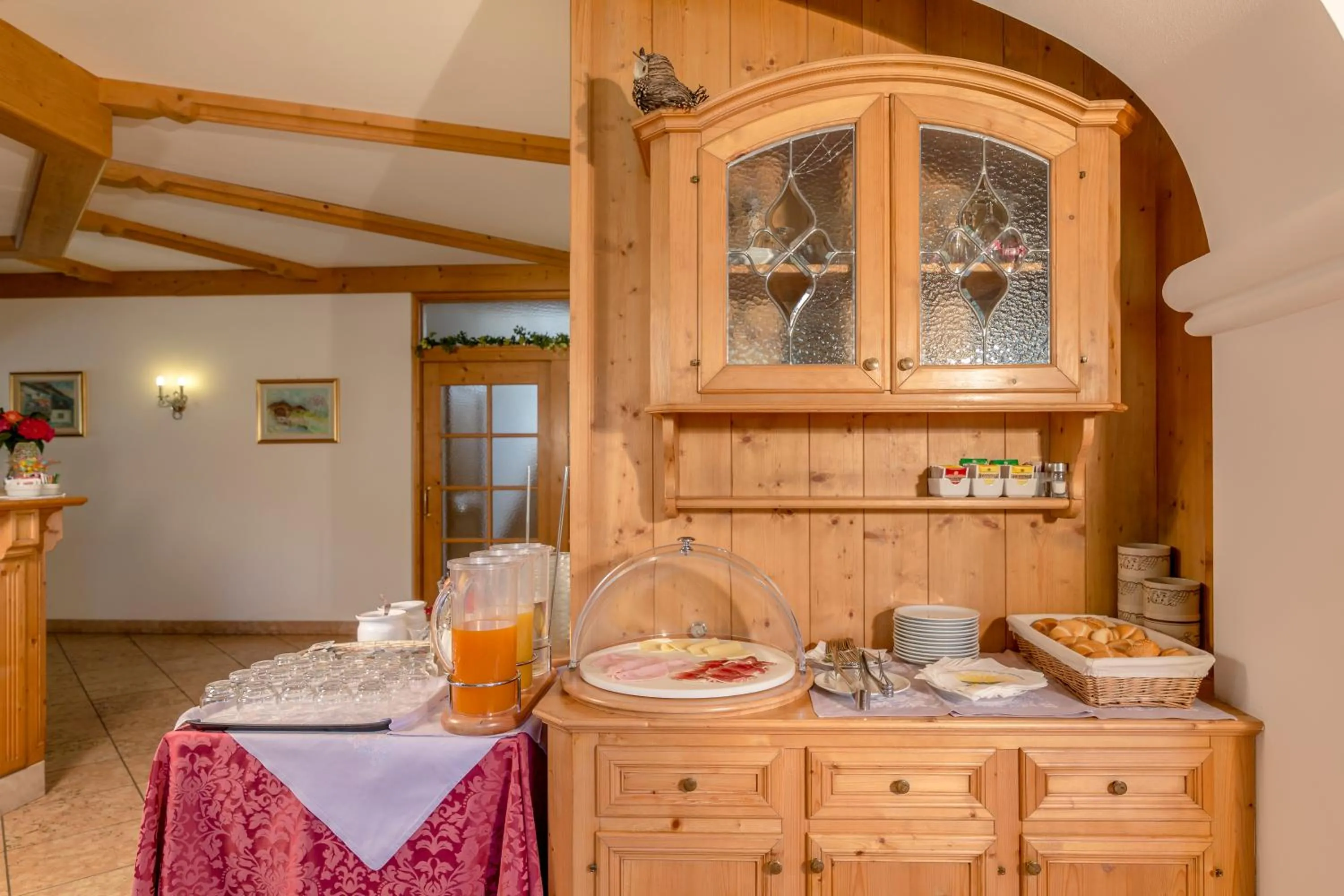 Continental breakfast in Hotel Garni la Stua
