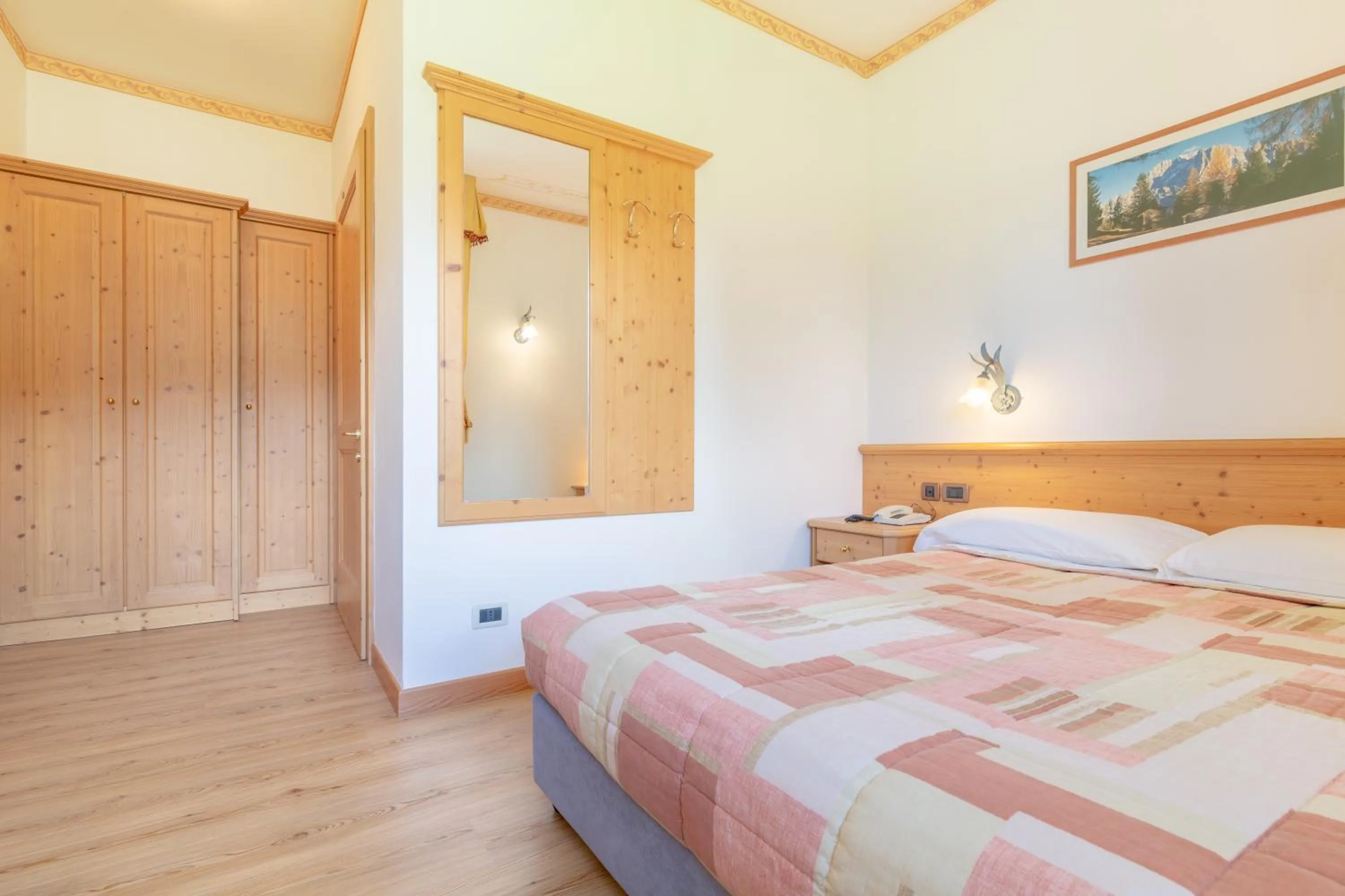 Bed in Hotel Garni la Stua