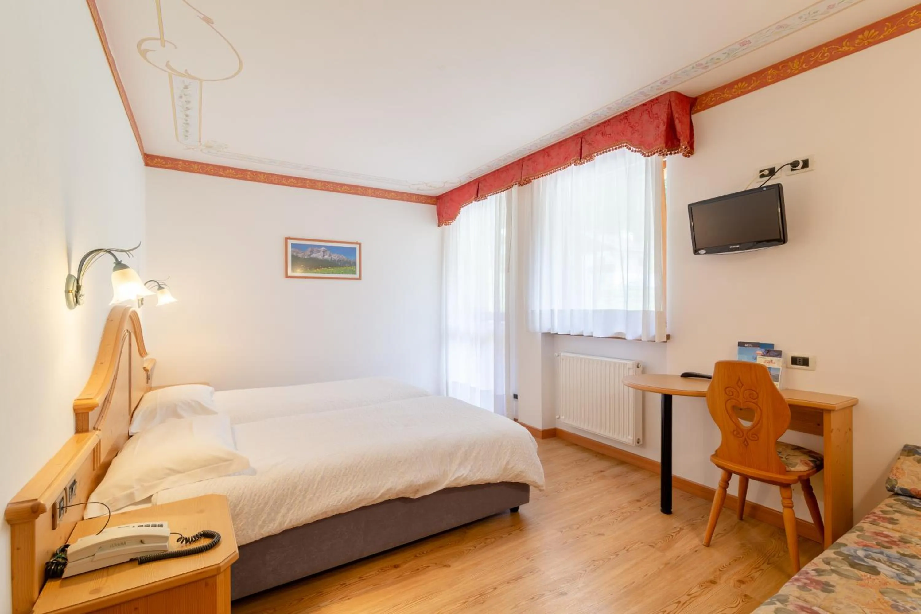 Bed in Hotel Garni la Stua
