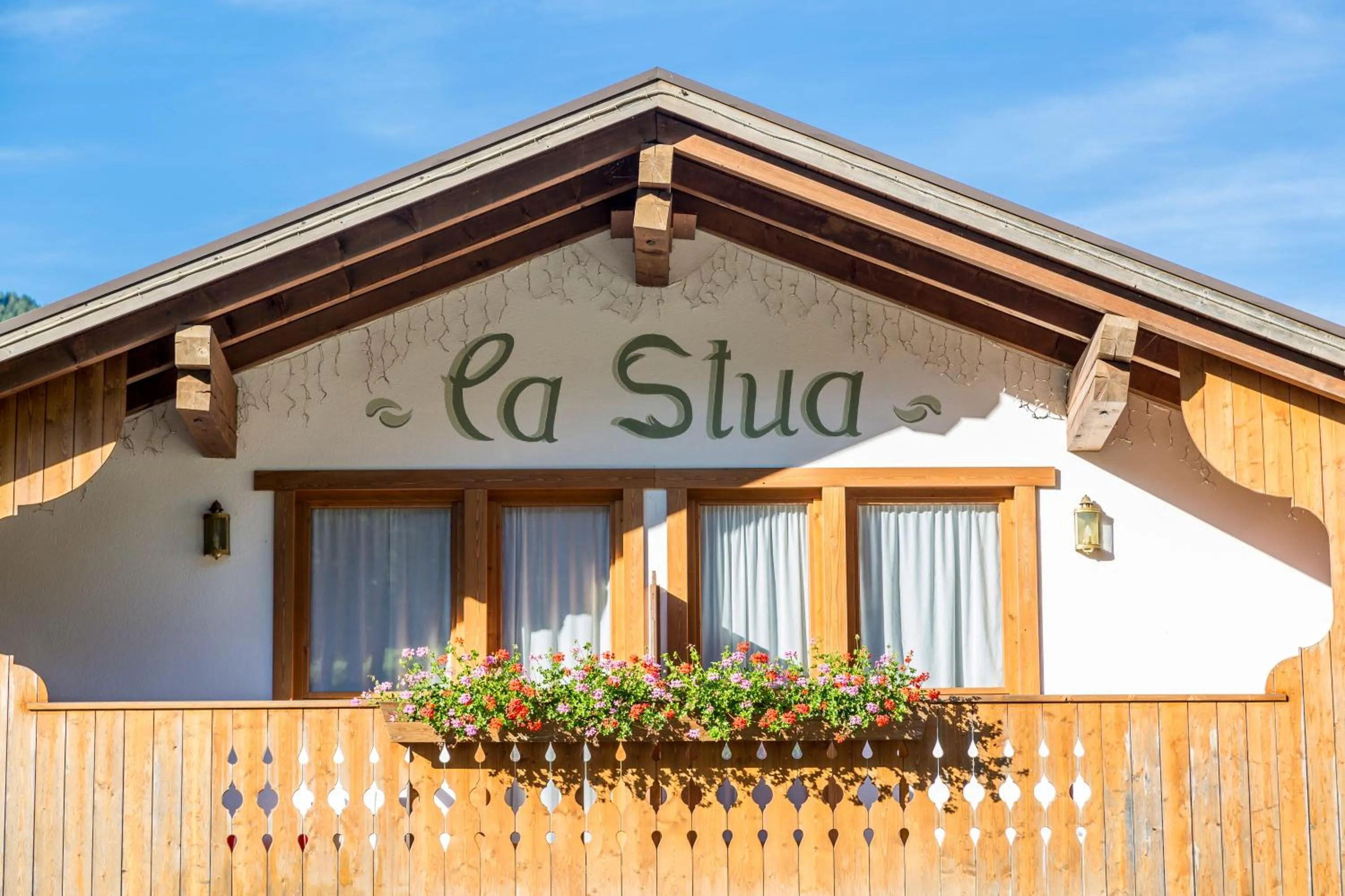 Facade/entrance in Hotel Garni la Stua