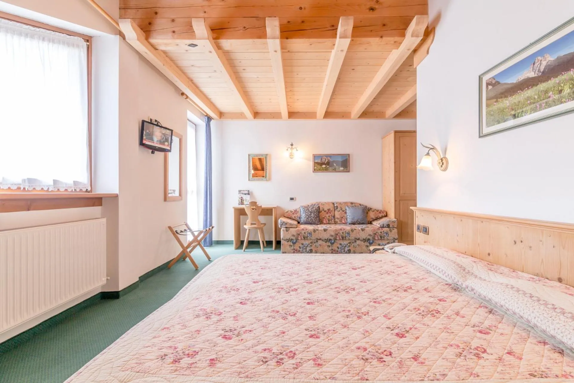 Bed in Hotel Garni la Stua