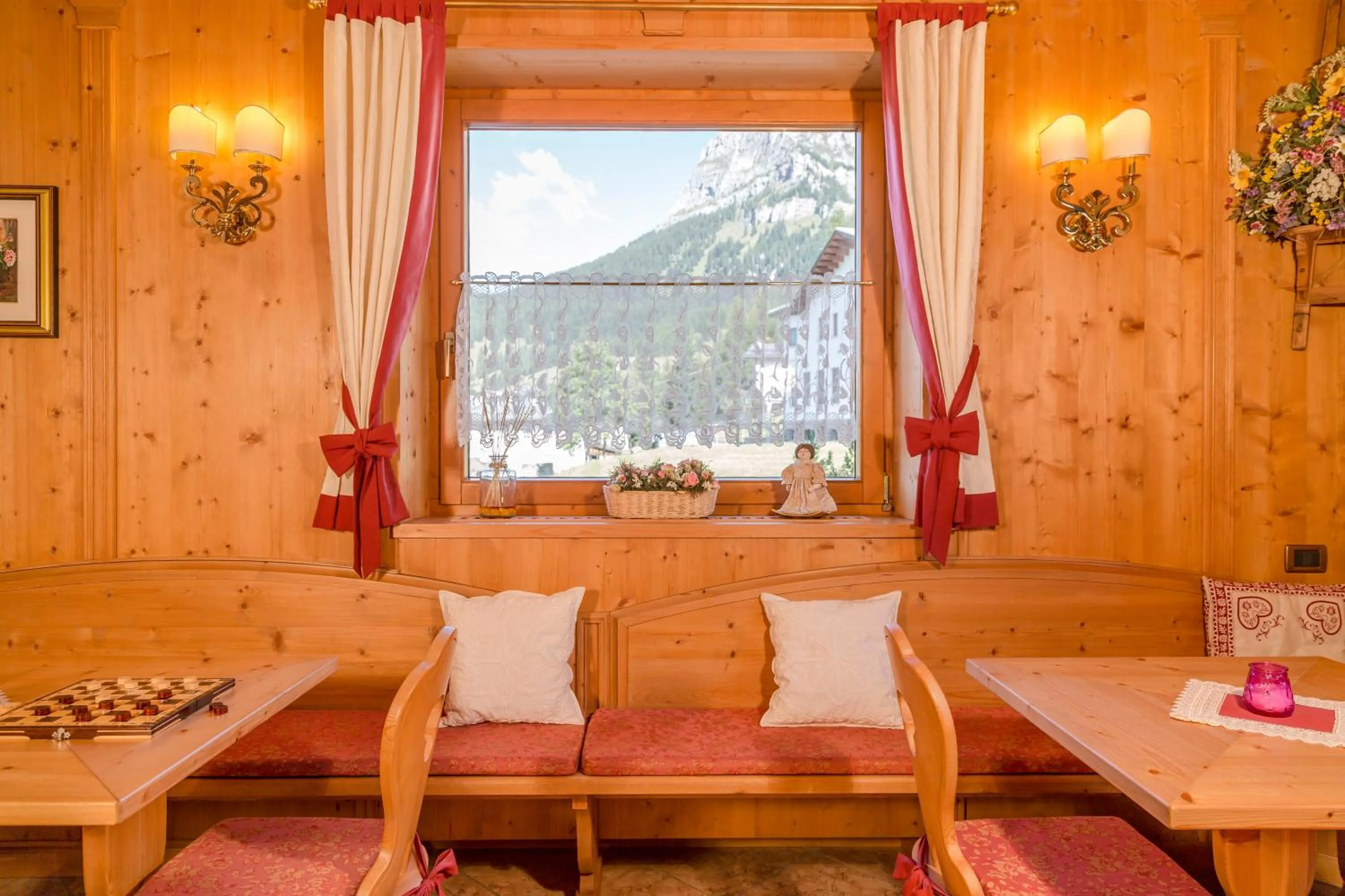 Lounge or bar in Hotel Garni la Stua