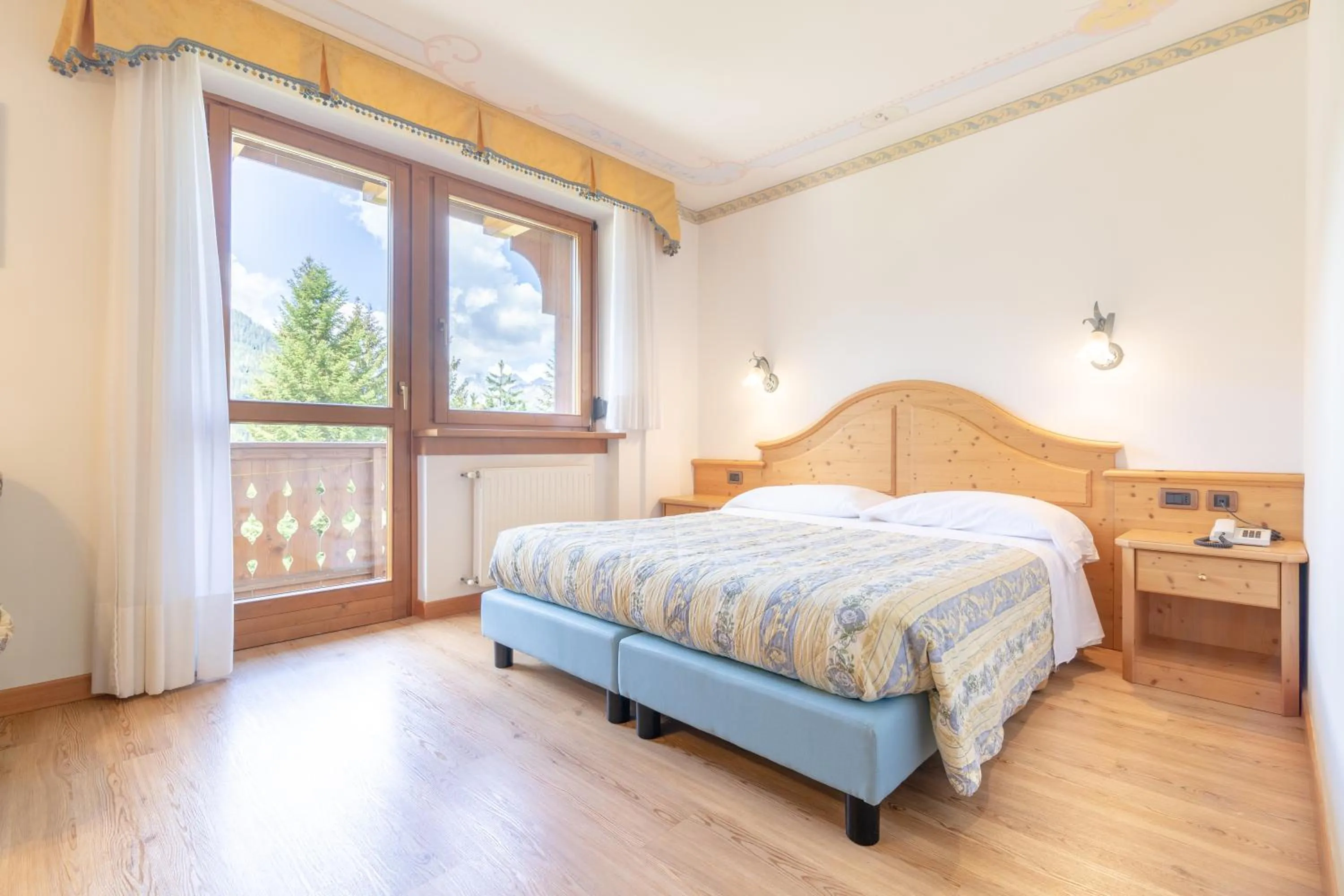 Bed in Hotel Garni la Stua