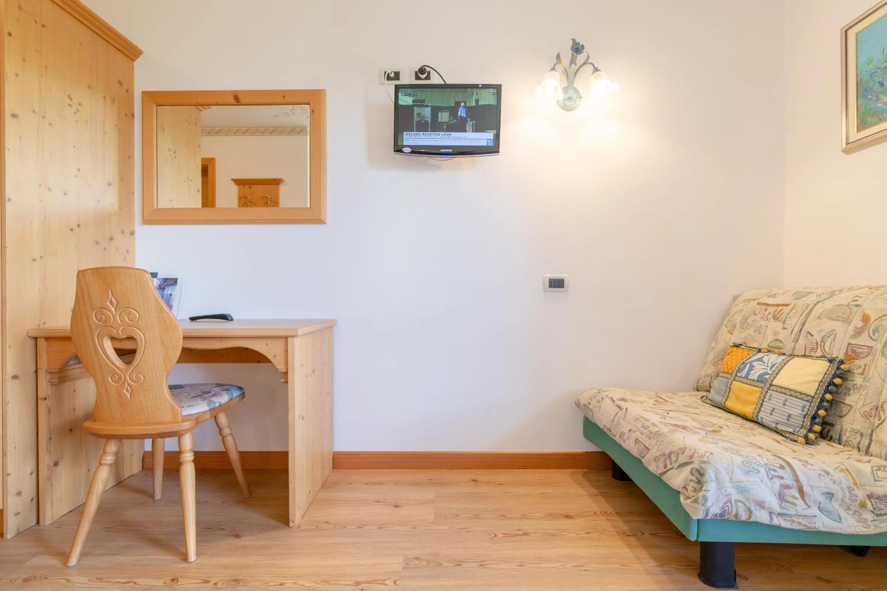Bed in Hotel Garni la Stua