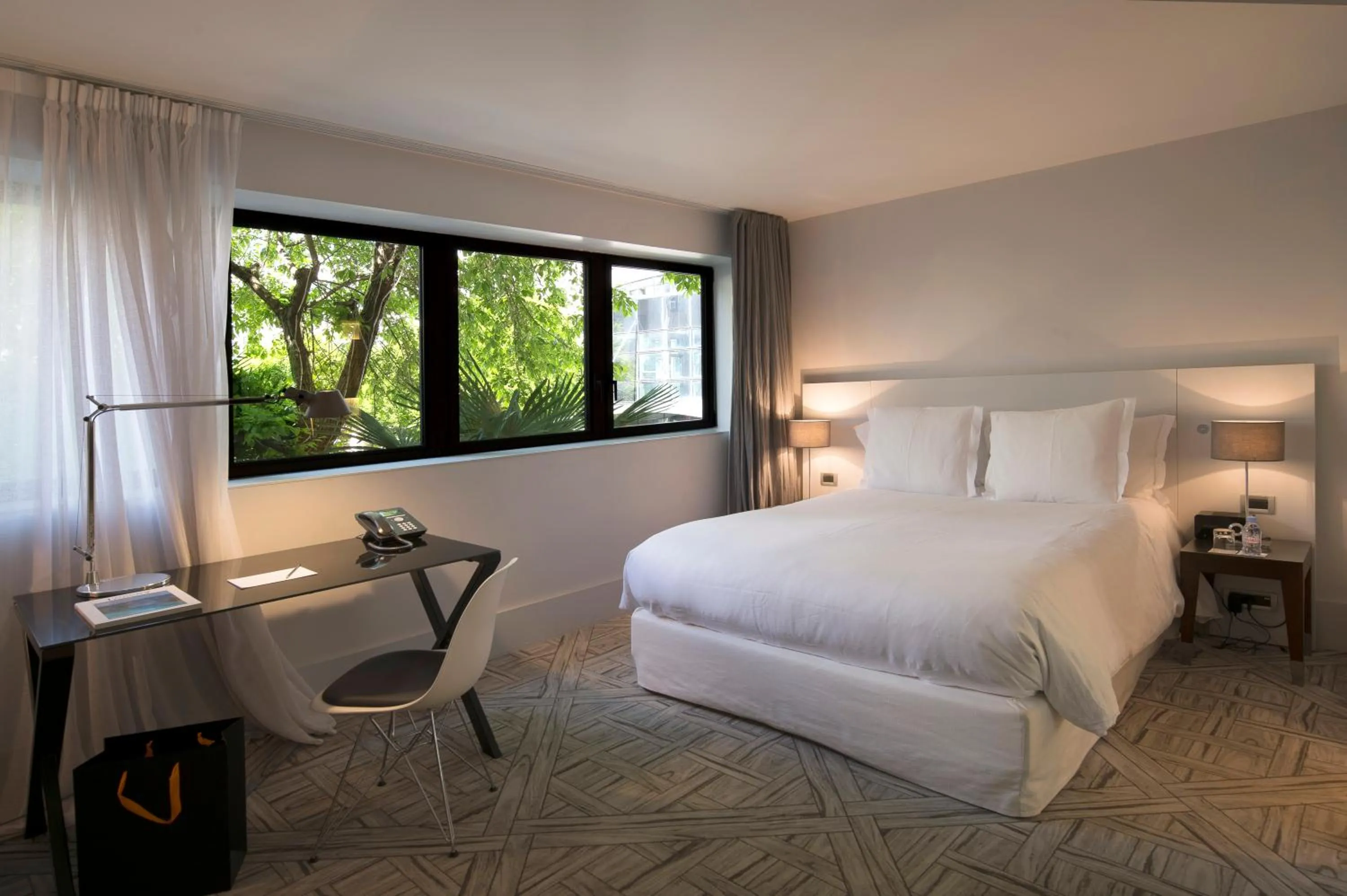 Bedroom, Bed in La Maison Champs Elysées