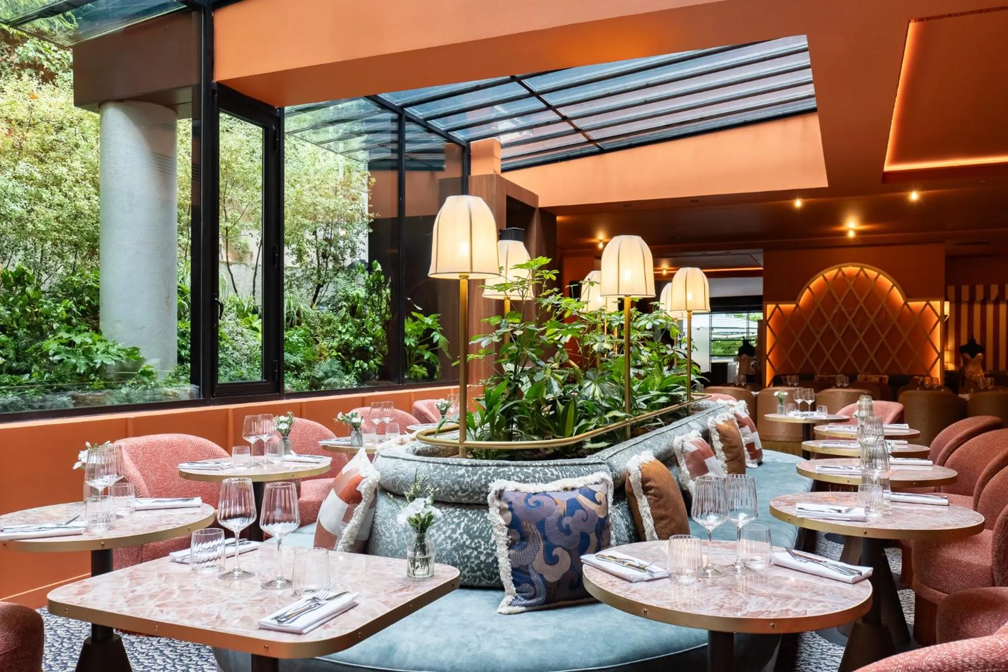 Restaurant/places to eat in La Maison Champs Elysées