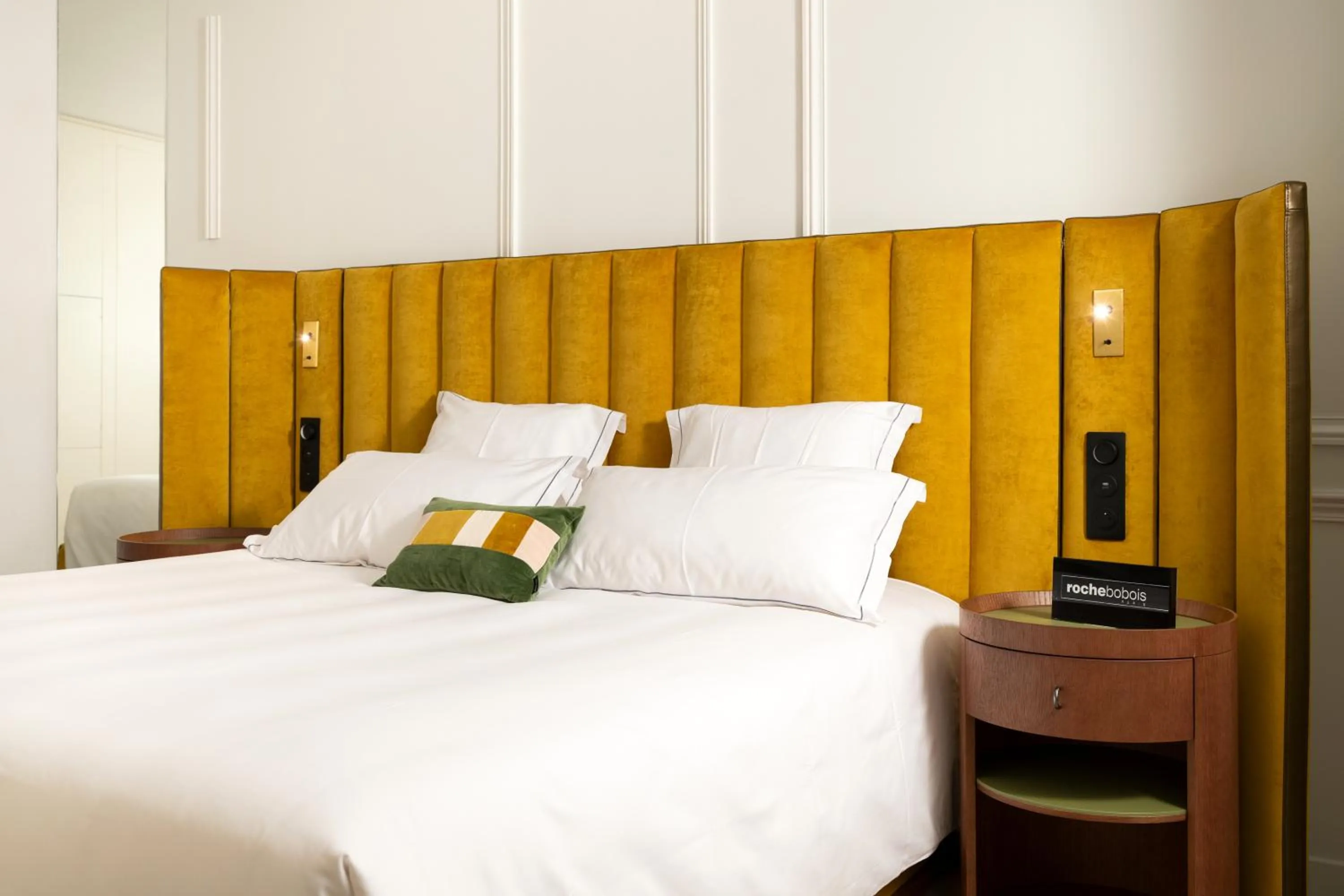 Bed in La Maison Champs Elysées