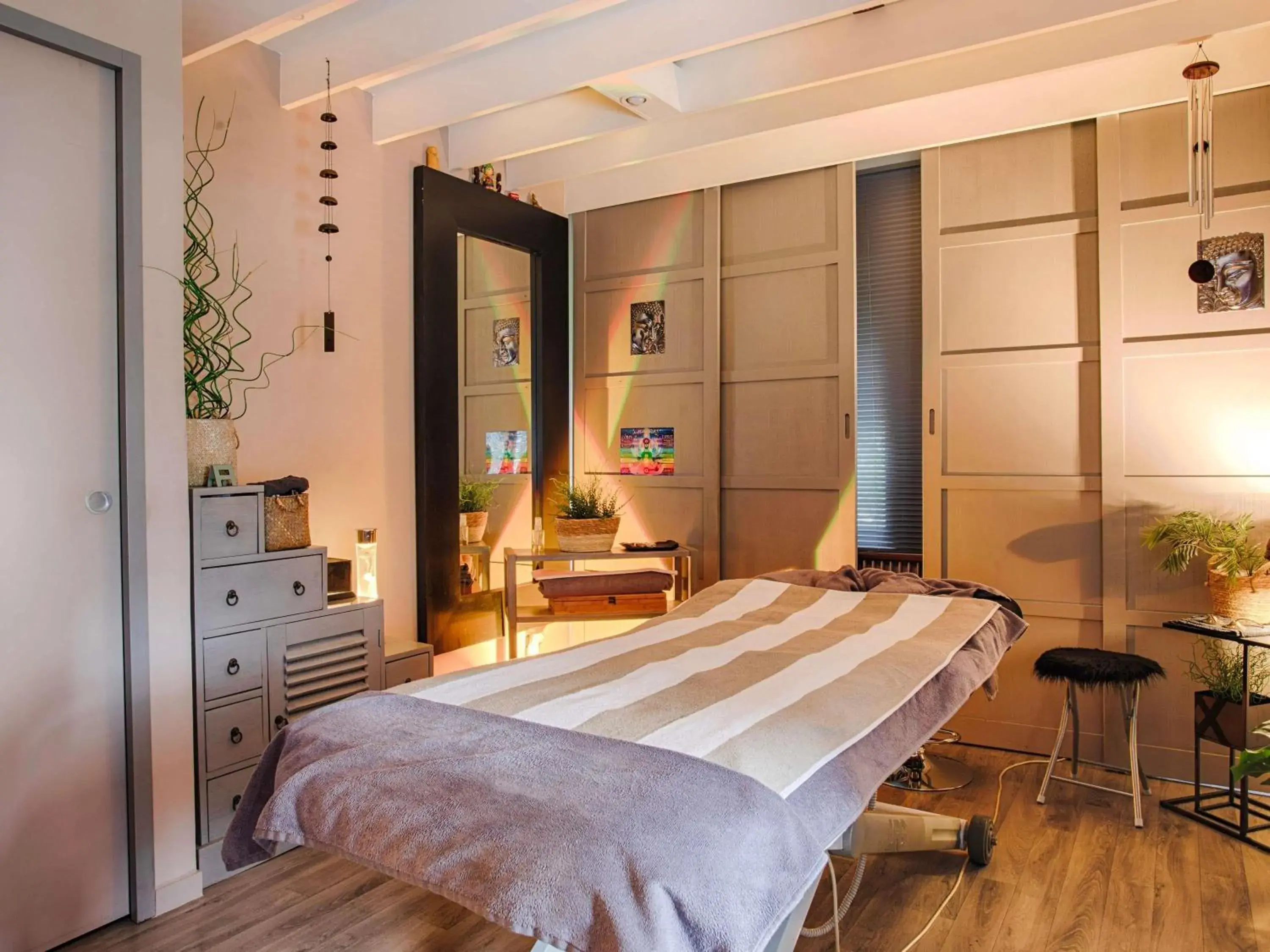 Spa and wellness centre/facilities, Bed in Mercure Cabourg Hôtel & Spa Spa and wellness centre/facilities, Bed in Mercure Cabourg Hôtel & Spa