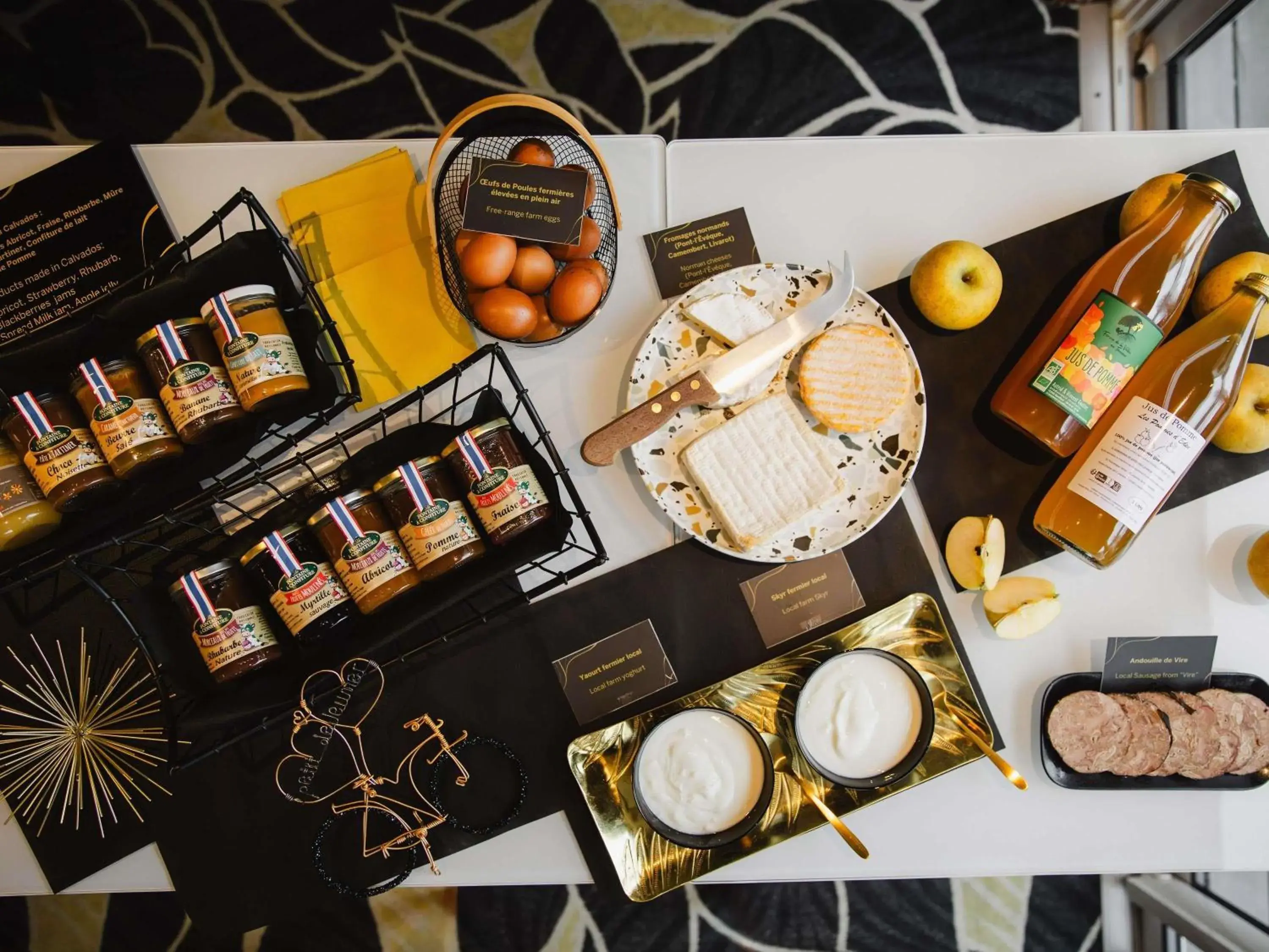 Property building in Mercure Cabourg Hôtel & Spa Property building in Mercure Cabourg Hôtel & Spa