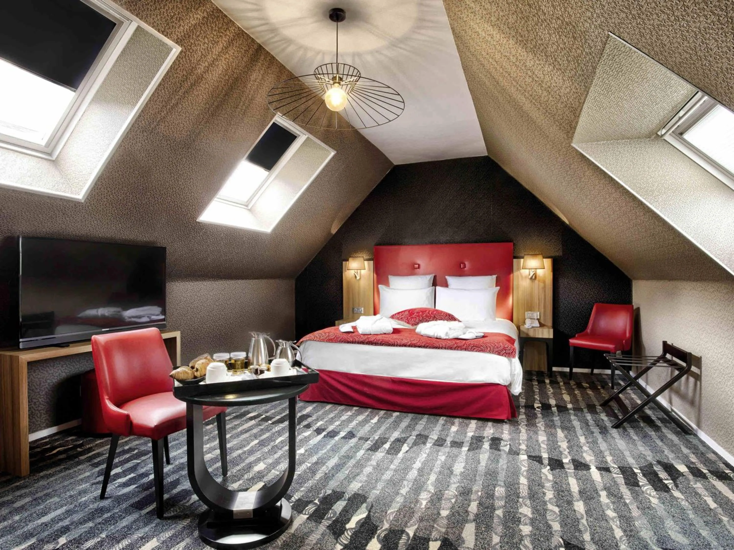 Photo of the whole room, Bed in Mercure Cabourg Hôtel & Spa