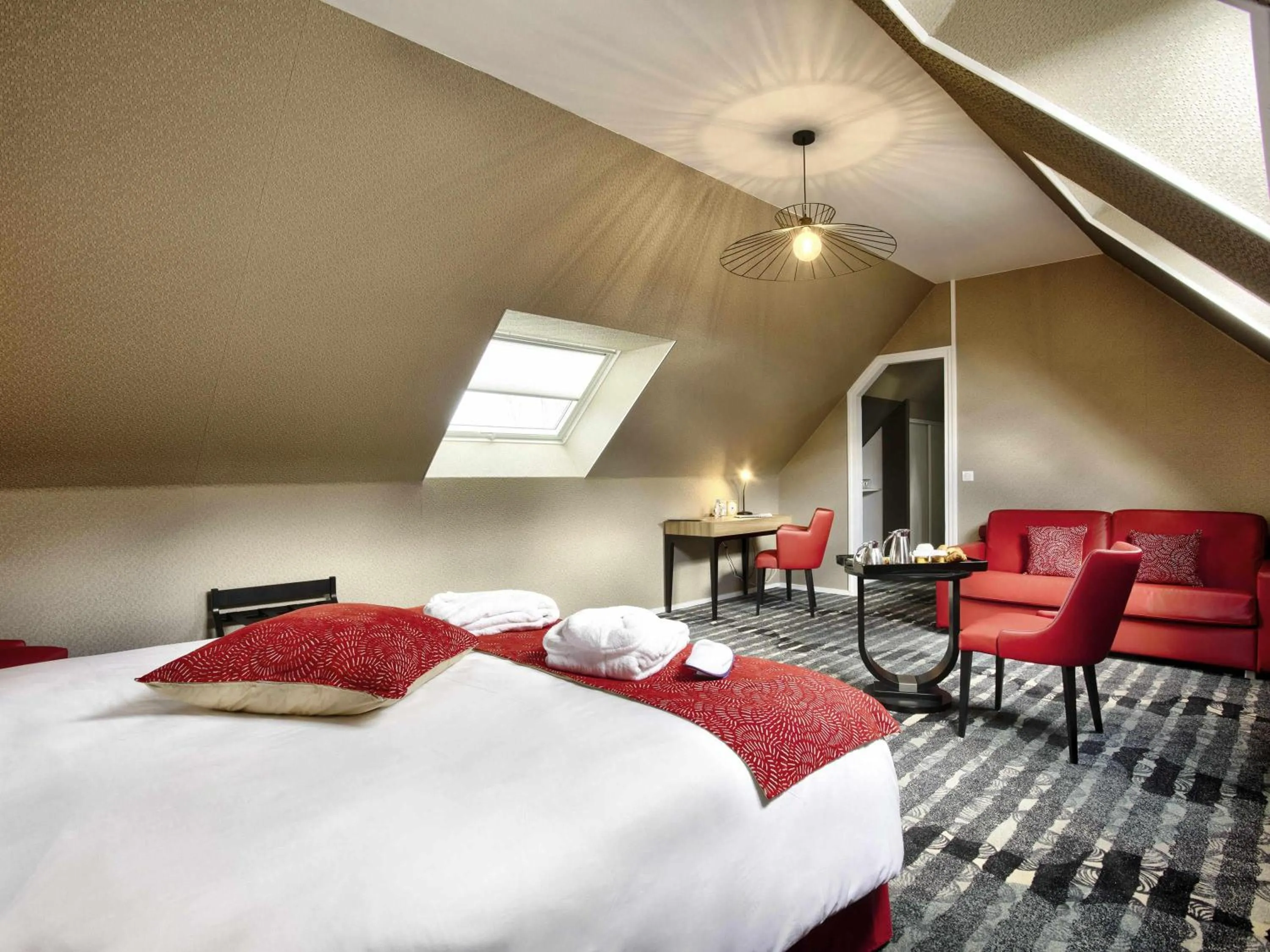 Photo of the whole room, Bed in Mercure Cabourg Hôtel & Spa