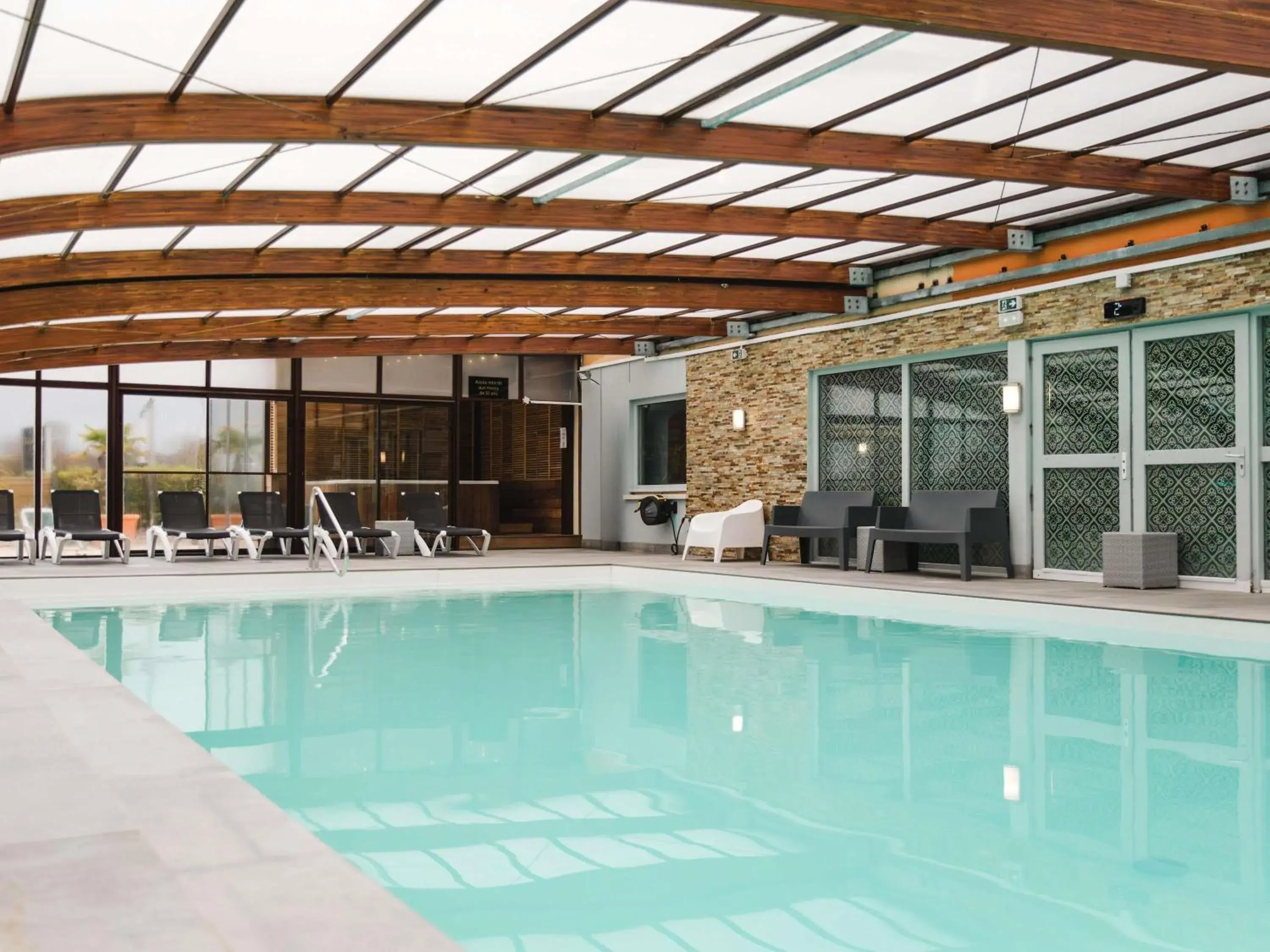 Pool view in Mercure Cabourg Hôtel & Spa Pool view in Mercure Cabourg Hôtel & Spa