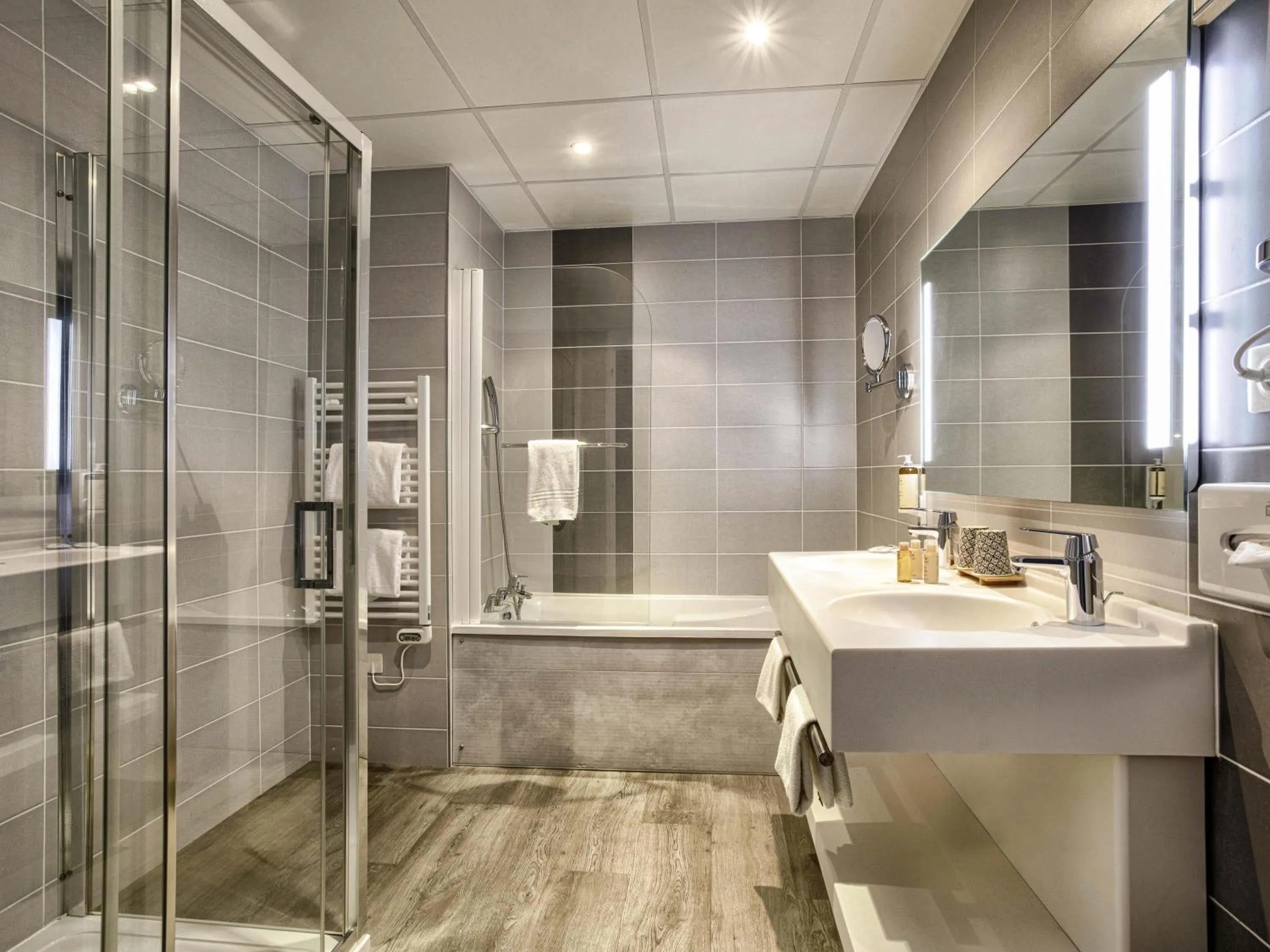 Bedroom in Mercure Cabourg Hôtel & Spa