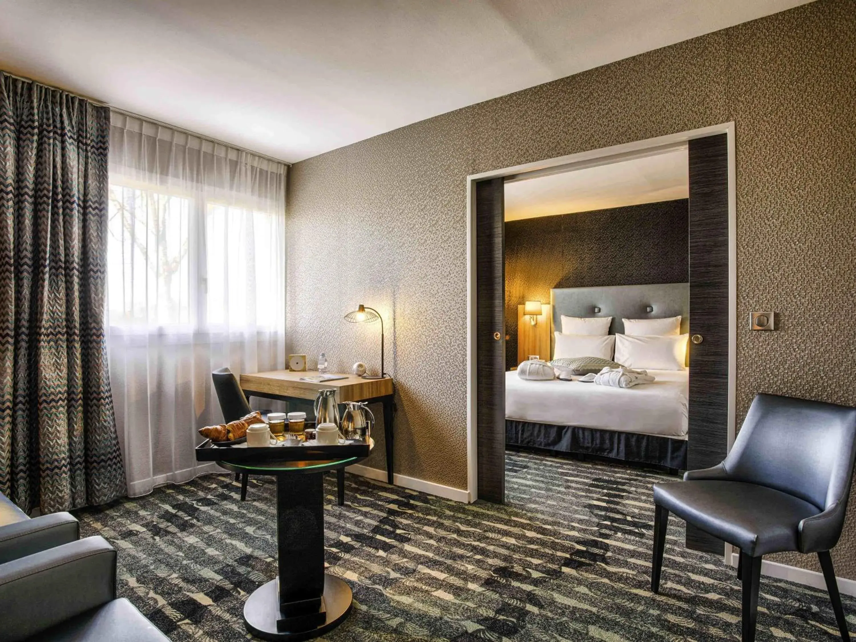 Bedroom, Bed in Mercure Cabourg Hôtel & Spa Bedroom, Bed in Mercure Cabourg Hôtel & Spa