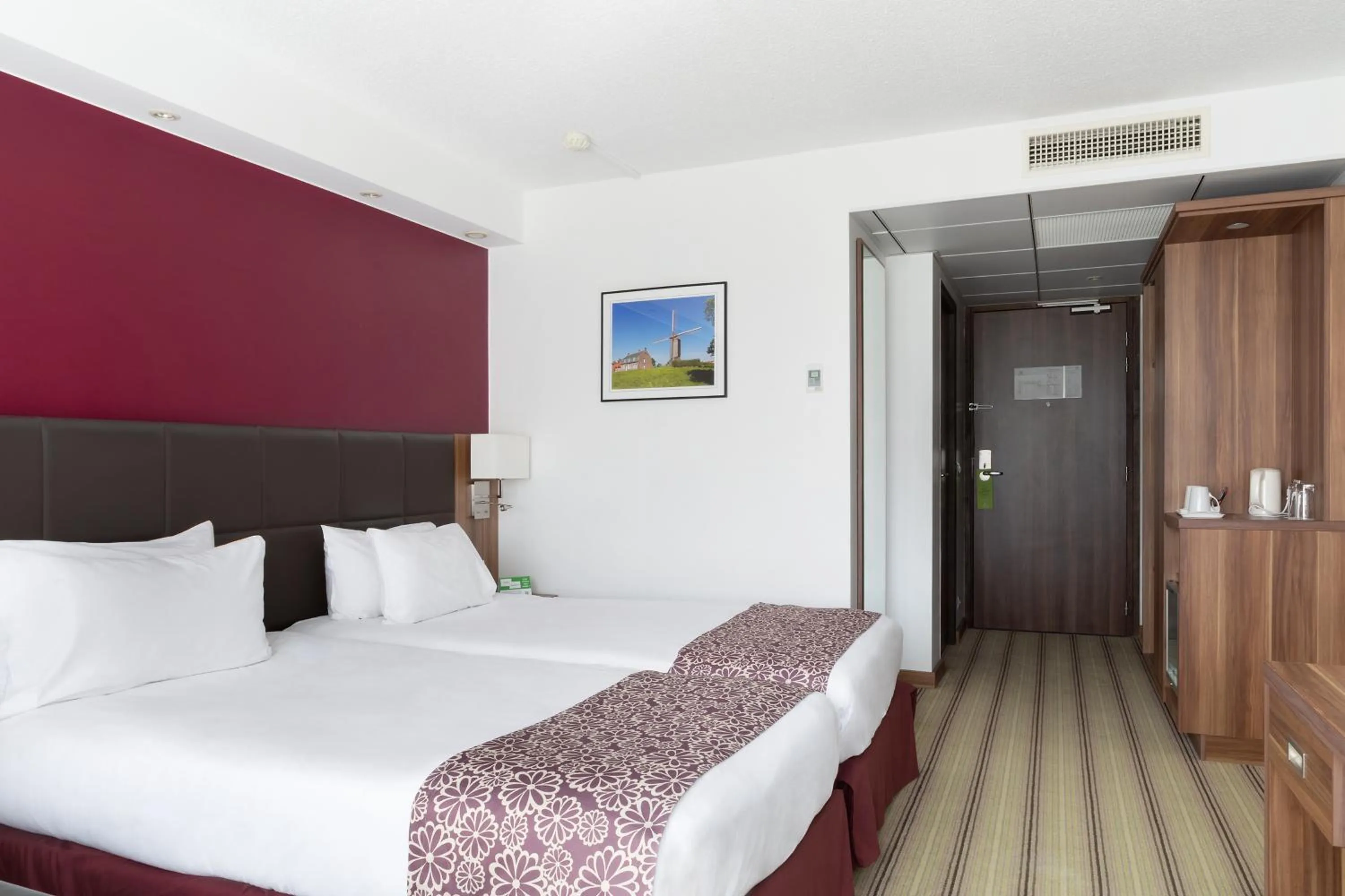 Bedroom, Bed in Holiday Inn Lille Ouest Englos by IHG