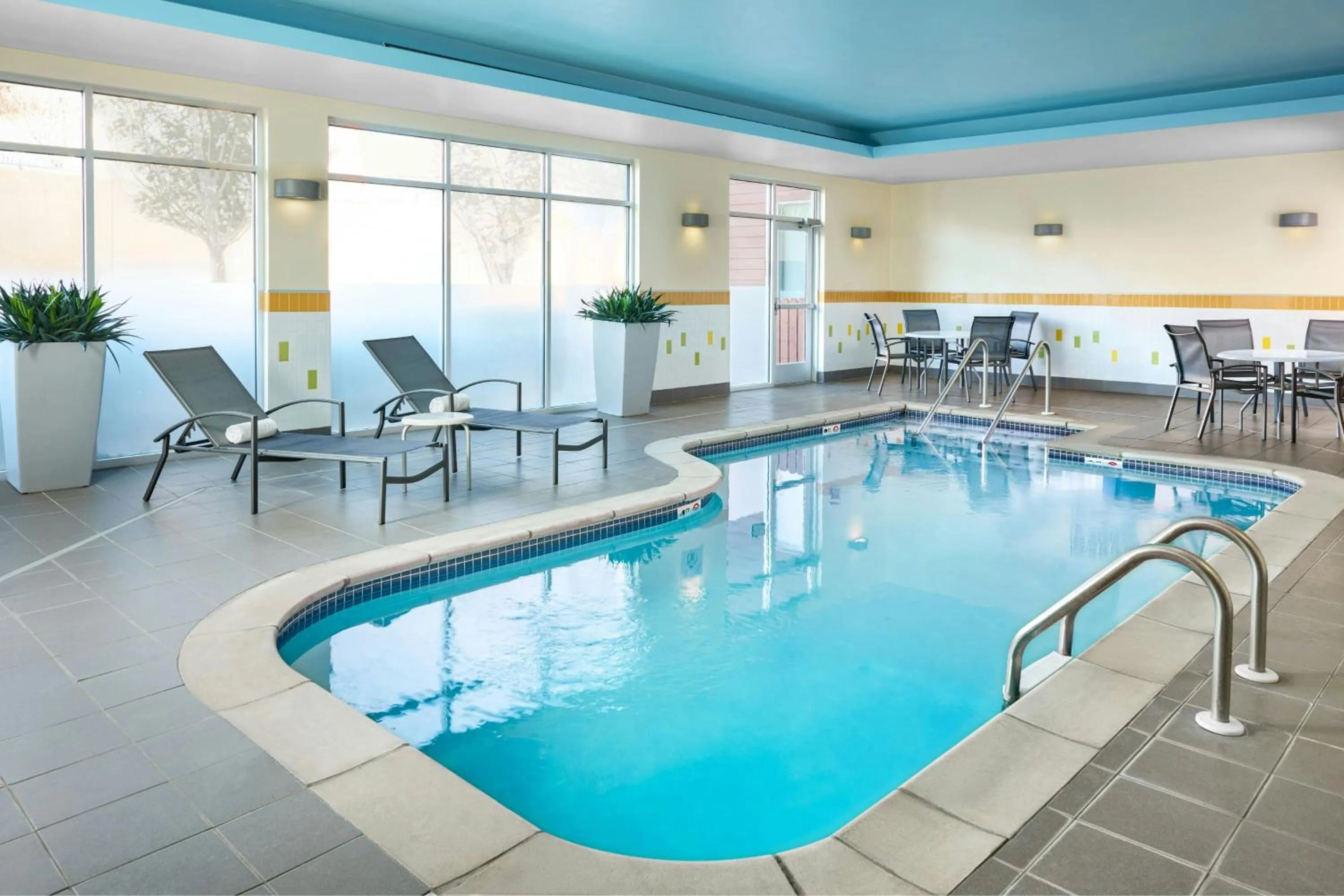Swimming pool in Fairfield by Marriott Inn & Suites Knoxville Turkey Creek