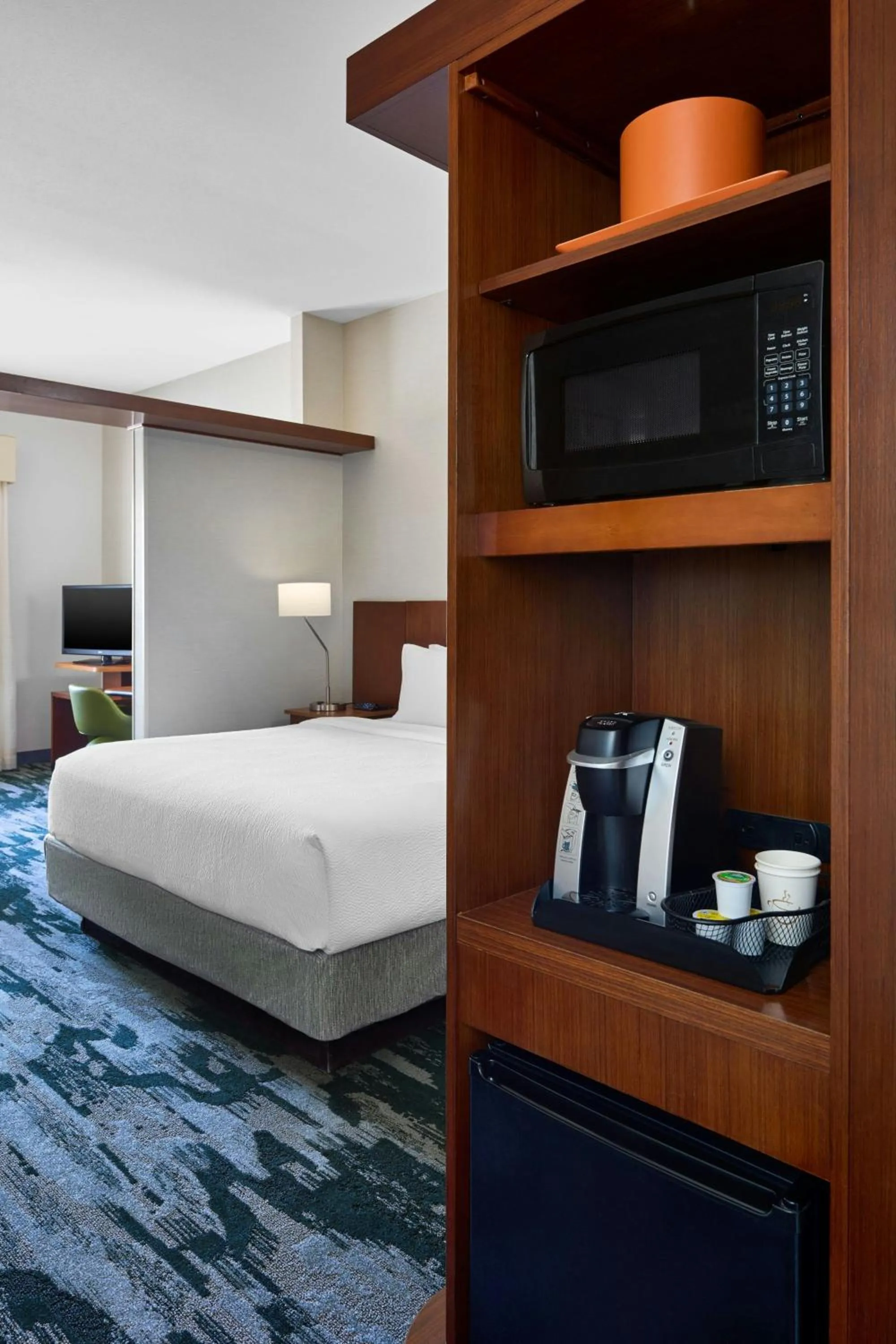 Photo of the whole room, Bed in Fairfield by Marriott Inn & Suites Knoxville Turkey Creek