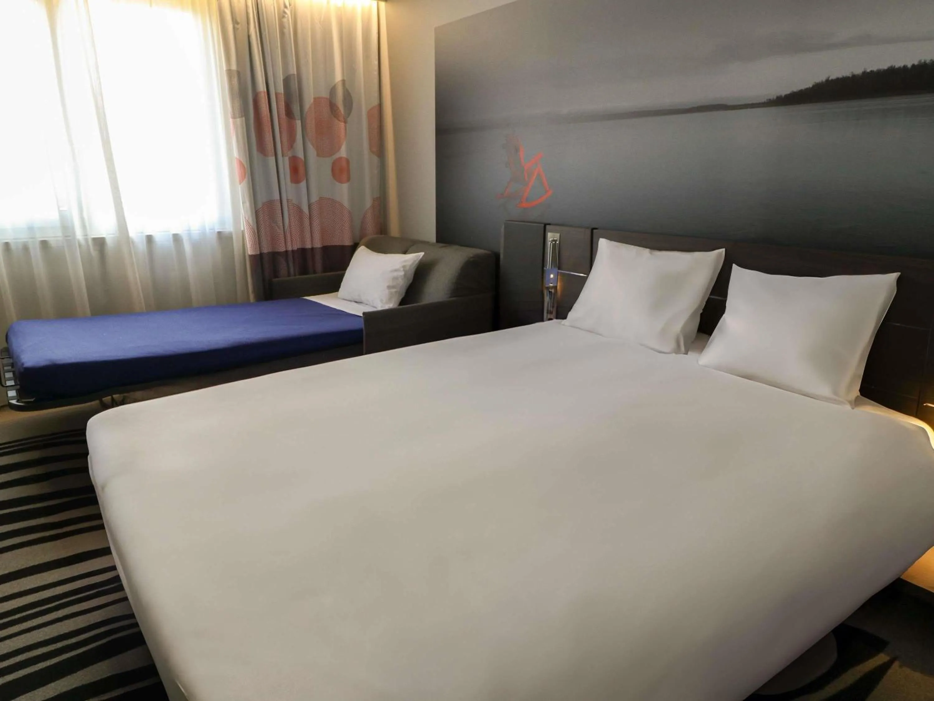 Bedroom, Bed in Novotel Limoges Le Lac