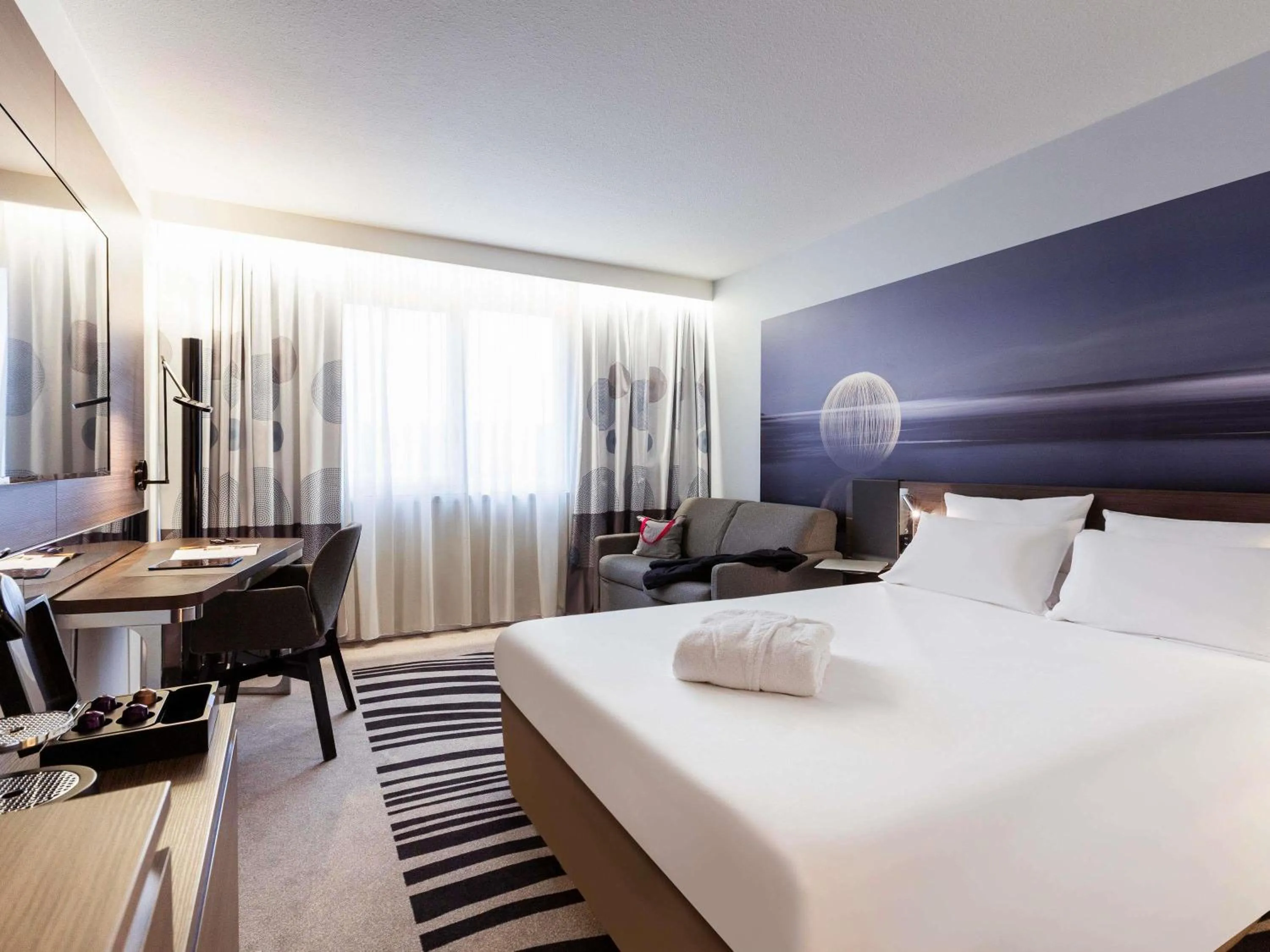 Bedroom, Bed in Novotel Limoges Le Lac