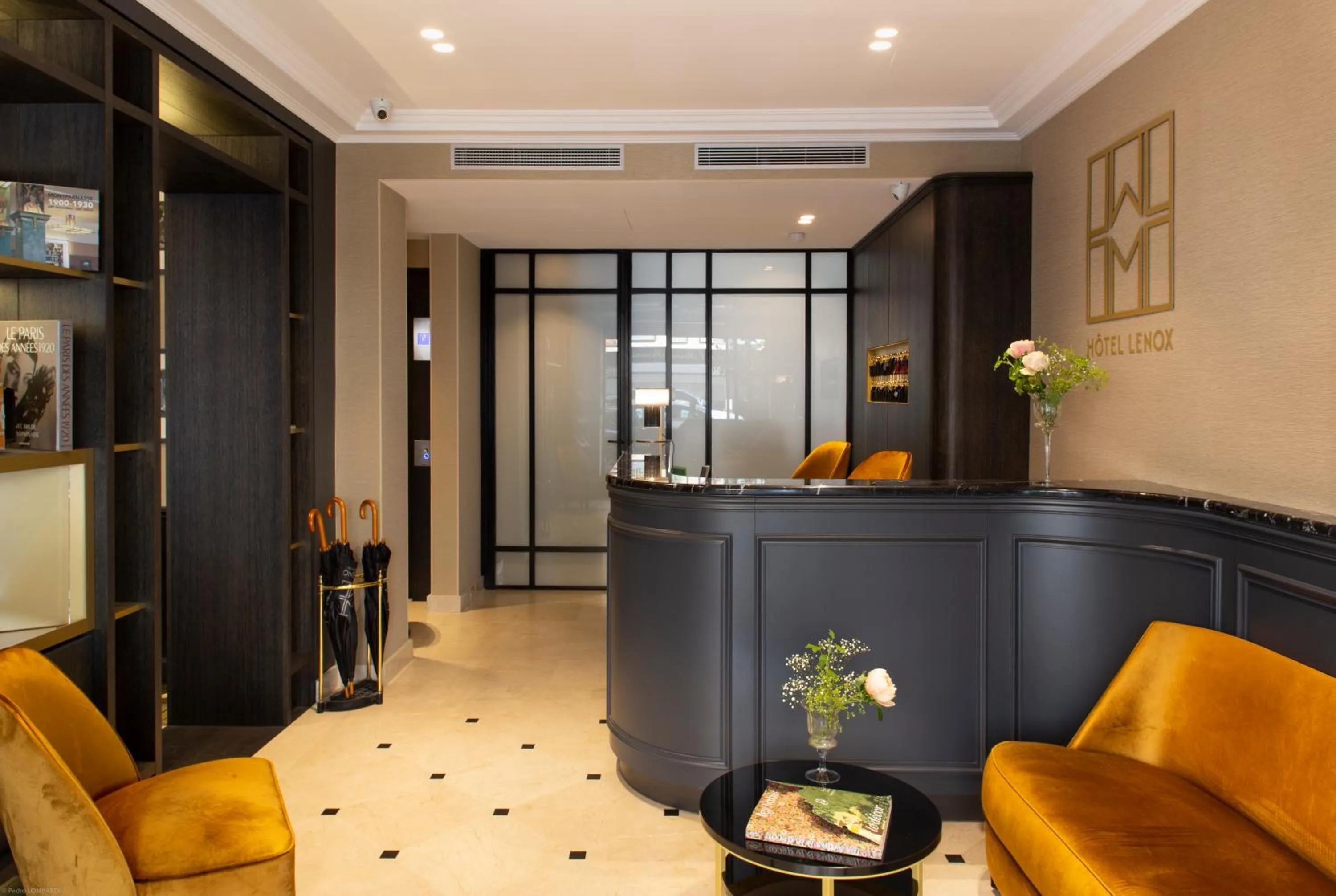 Lobby or reception in Lenox Montparnasse