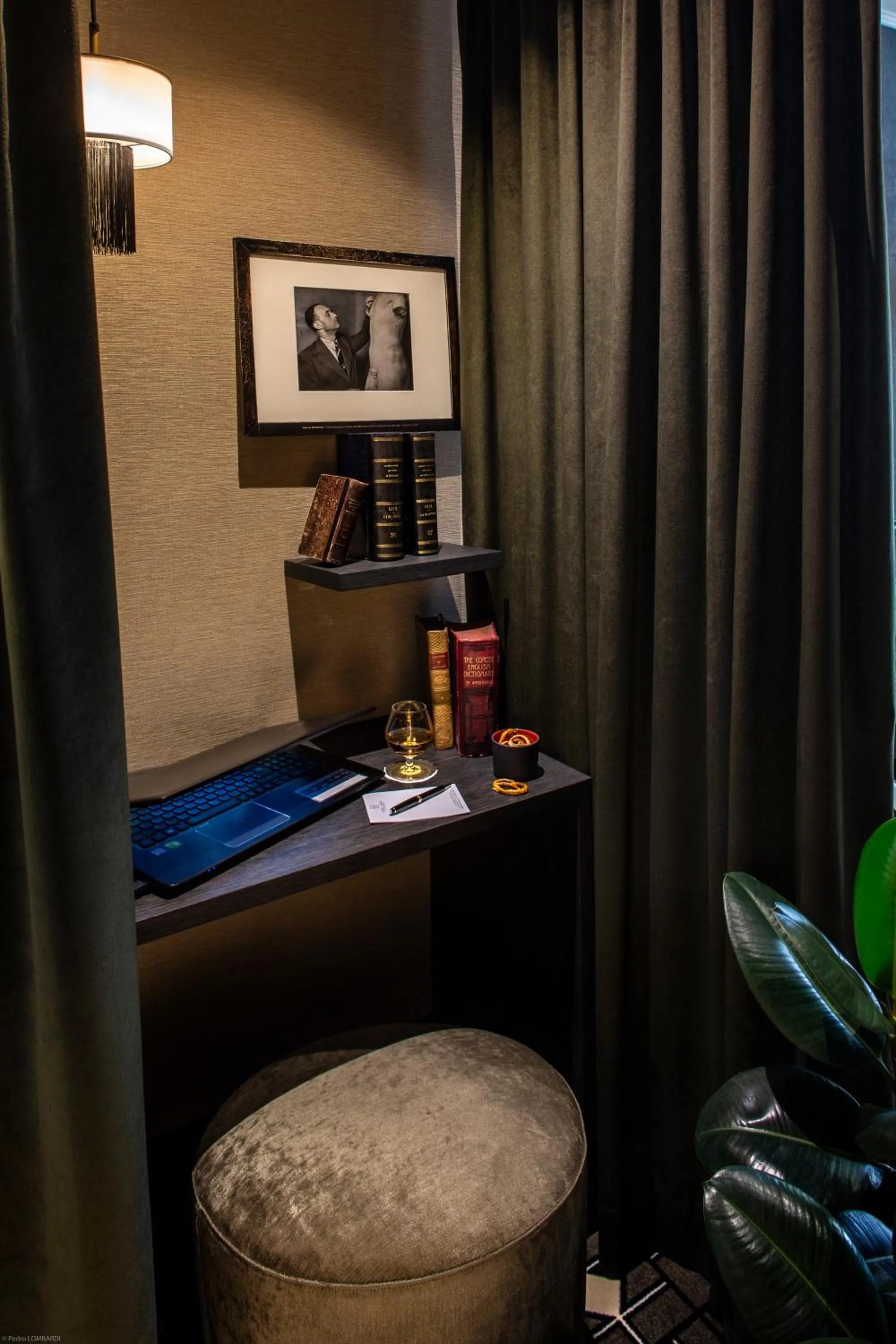 Lounge or bar in Lenox Montparnasse